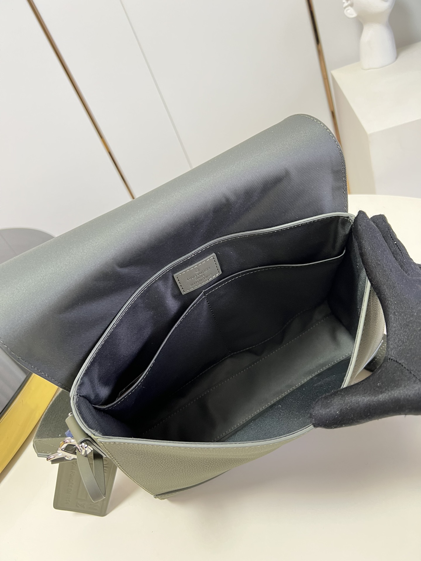 Louis Vuitton Luxury Handbag Collection 8