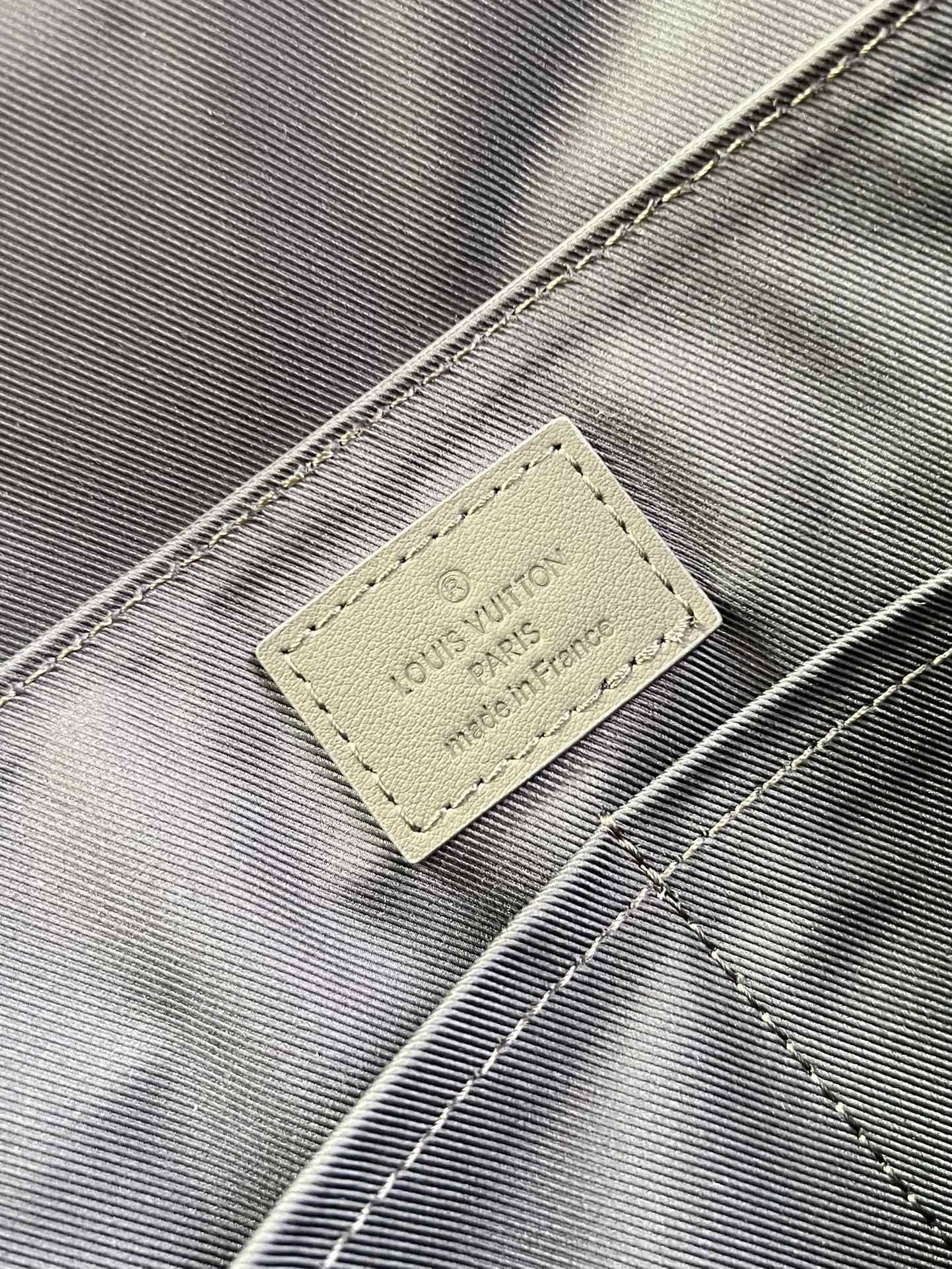 Louis Vuitton Luxury Handbag Collection 9