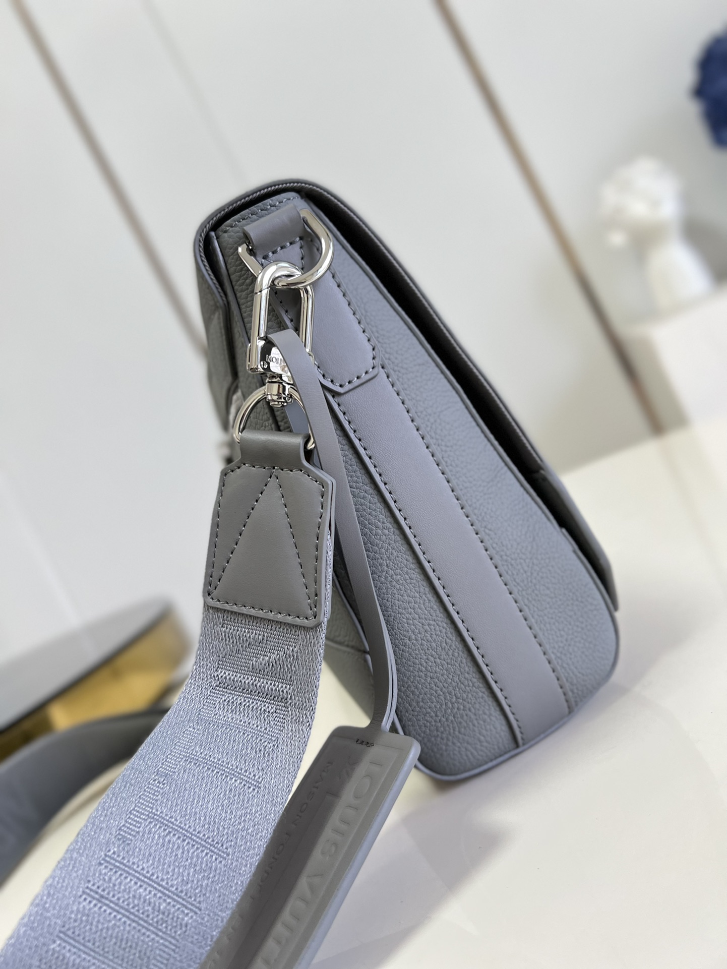 Louis Vuitton Luxury Handbag Collection 3