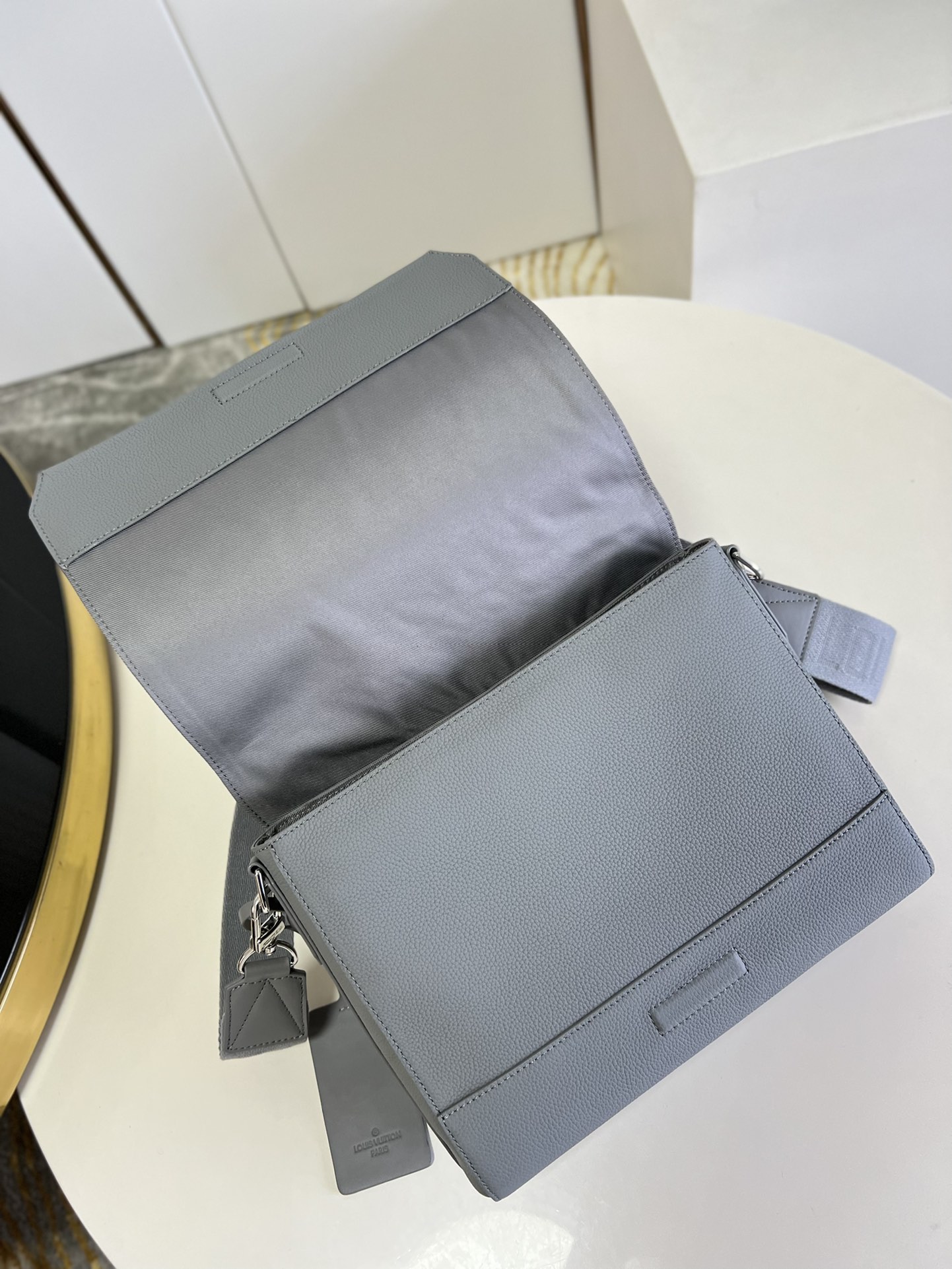 Louis Vuitton Luxury Handbag Collection 7