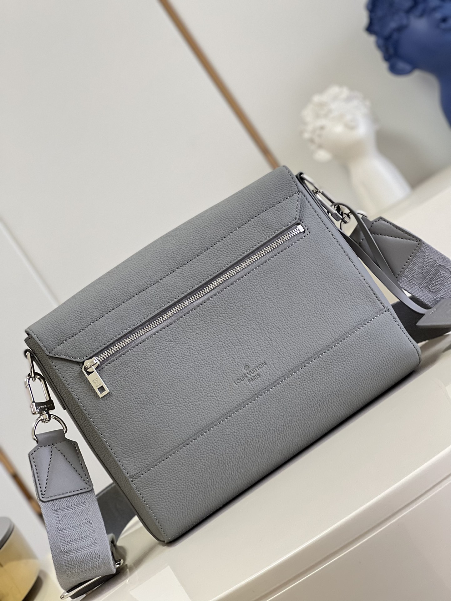 Louis Vuitton Luxury Handbag Collection 4