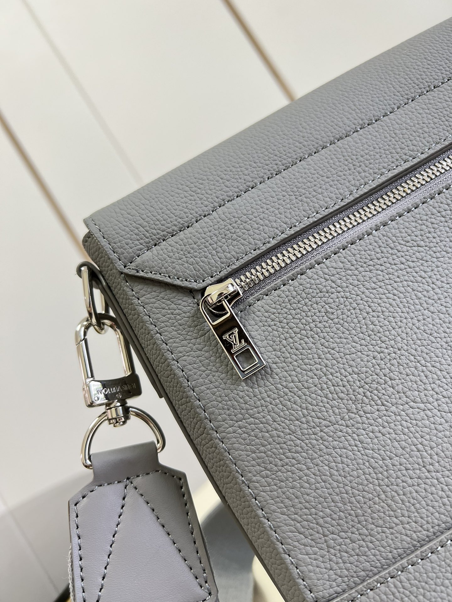 Louis Vuitton Luxury Handbag Collection 5