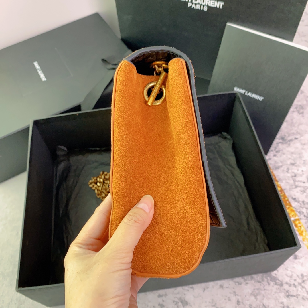 Saint Laurent 专柜款经典手袋 4