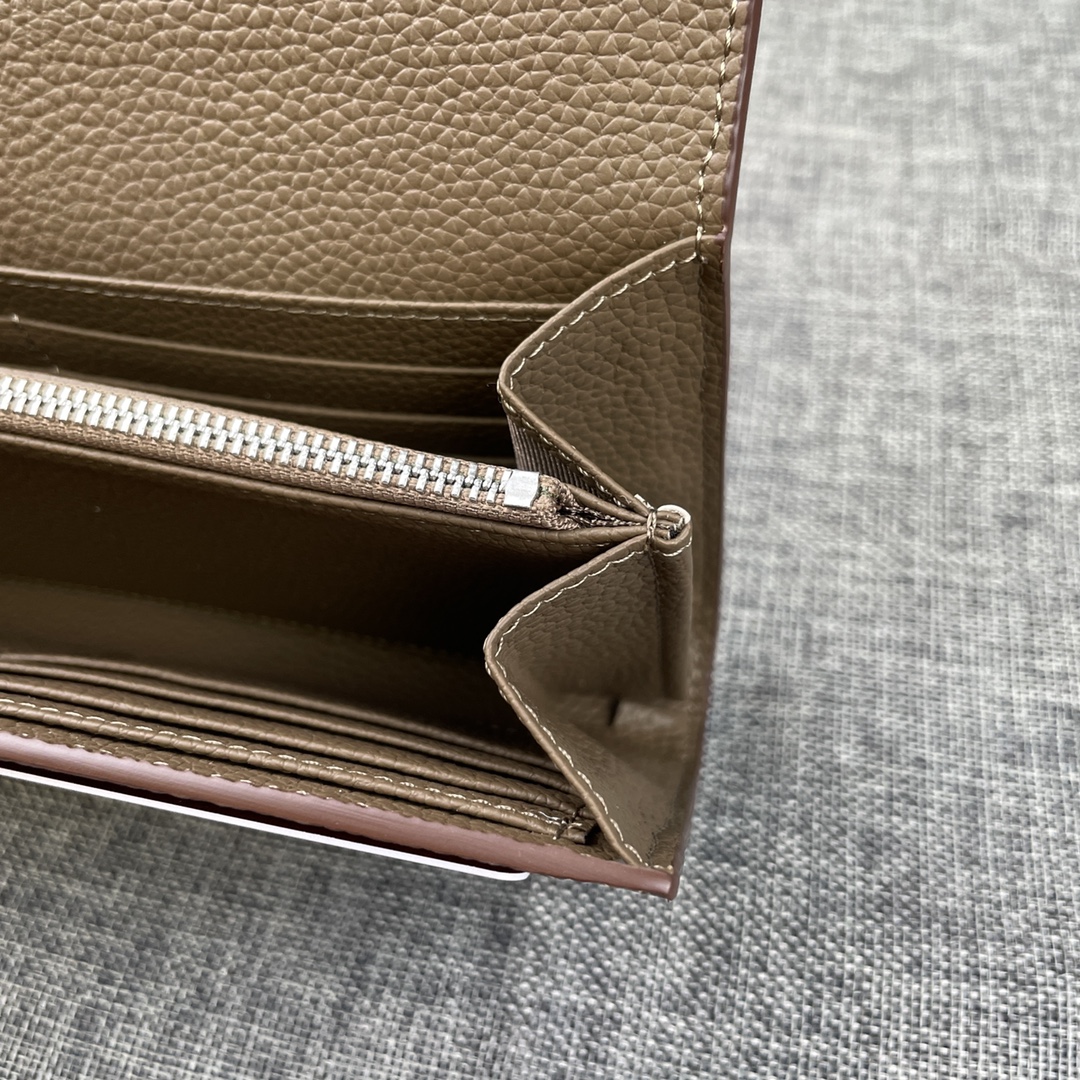 Hermes Constance P 爱马仕型号:539银扣togo皮 size:22*11cm 🇫🇷海外🇫🇷进口To Hermes Constance P 爱马仕型号:539银扣togo皮 size:22*11cm 🇫🇷海外🇫🇷进口To