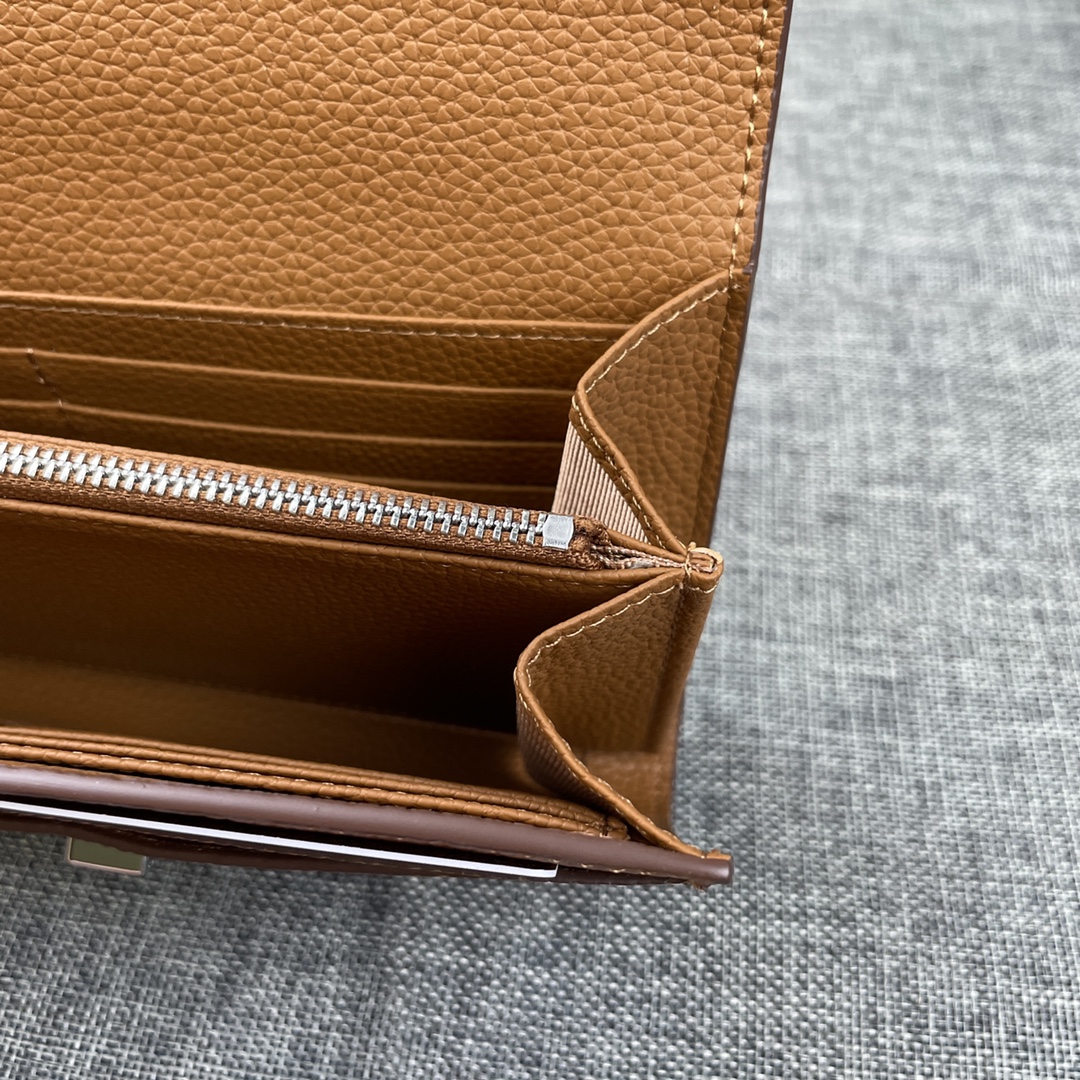 Hermes Constance P 爱马仕型号:539银扣togo皮 size:22*11cm 🇫🇷海外🇫🇷进口To Hermes Constance P 爱马仕型号:539银扣togo皮 size:22*11cm 🇫🇷海外🇫🇷进口To