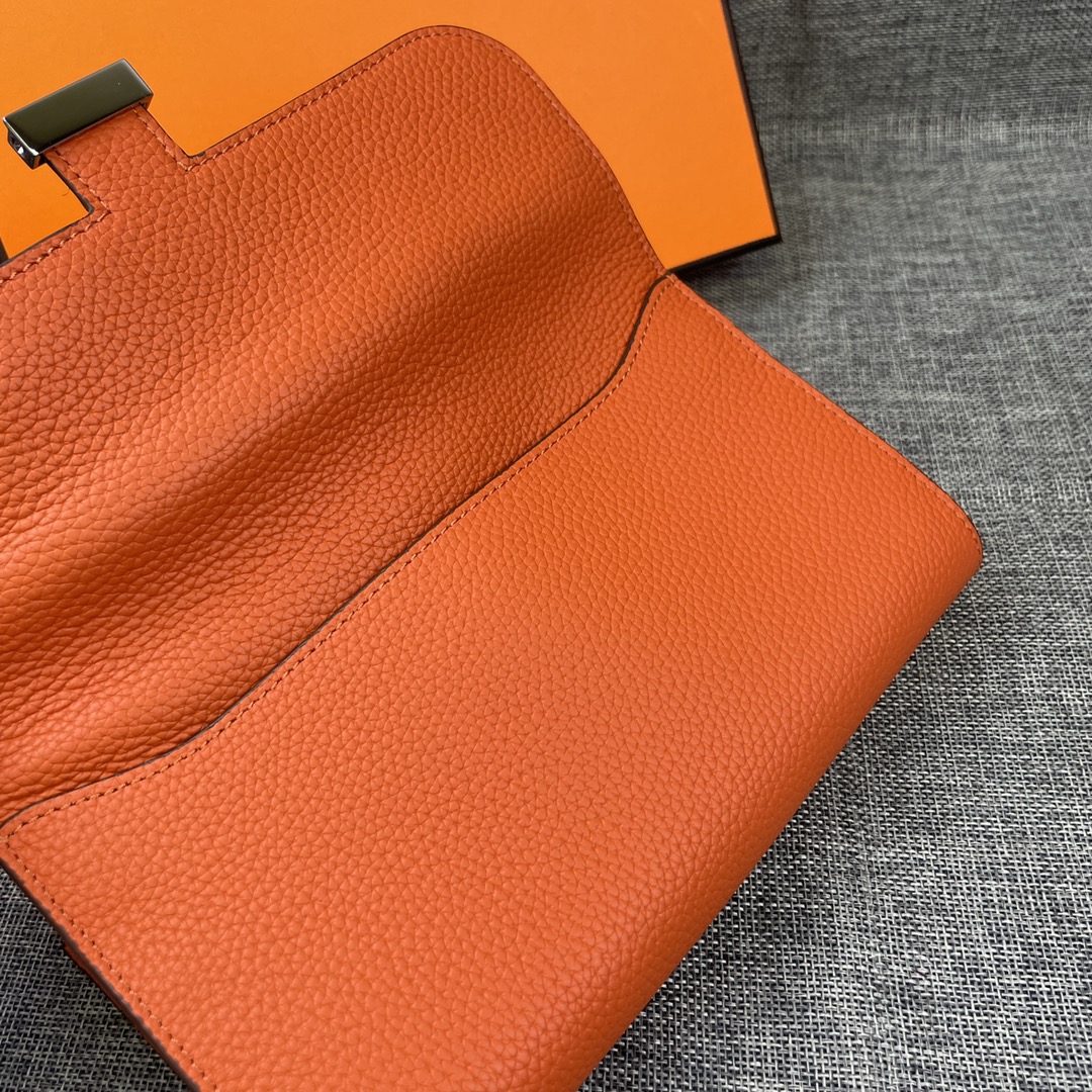 Hermes  Constance P 爱马仕型号:539银扣togo皮 size:22*11cm 🇫🇷海外🇫🇷进口To