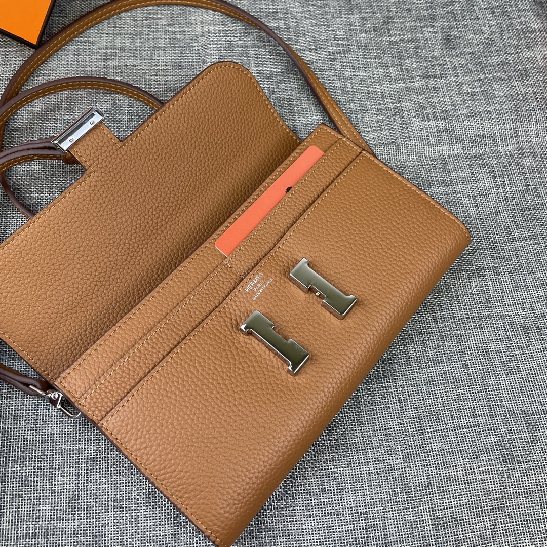 Hermes Constance P 爱马仕型号:9852银带togo皮 size:22*11cm 🇫🇷海外🇫🇷进口T Hermes Constance P 爱马仕型号:9852银带togo皮 size:22*11cm 🇫🇷海外🇫🇷进口T