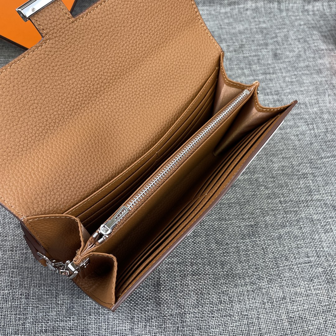 Hermes Constance P 爱马仕型号:9852银带togo皮 size:22*11cm 🇫🇷海外🇫🇷进口T Hermes Constance P 爱马仕型号:9852银带togo皮 size:22*11cm 🇫🇷海外🇫🇷进口T