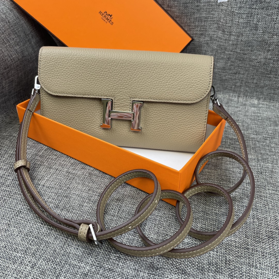 Hermes Constance P 爱马仕型号:9852银带togo皮 size:22*11cm 🇫🇷海外🇫🇷进口T Hermes Constance P 爱马仕型号:9852银带togo皮 size:22*11cm 🇫🇷海外🇫🇷进口T