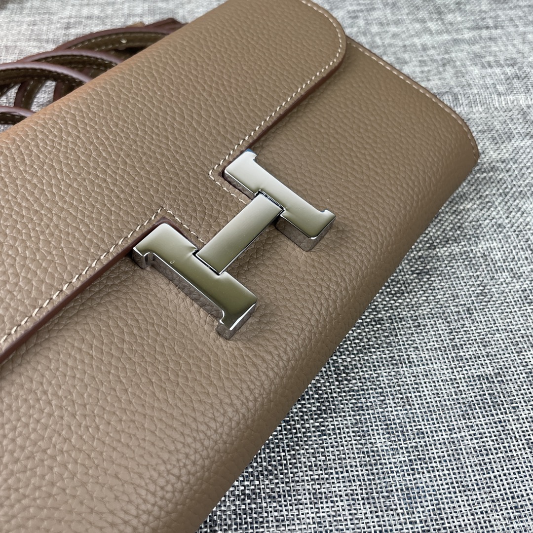 Hermes Constance P 爱马仕型号:9852银带togo皮 size:22*11cm 🇫🇷海外🇫🇷进口T Hermes Constance P 爱马仕型号:9852银带togo皮 size:22*11cm 🇫🇷海外🇫🇷进口T