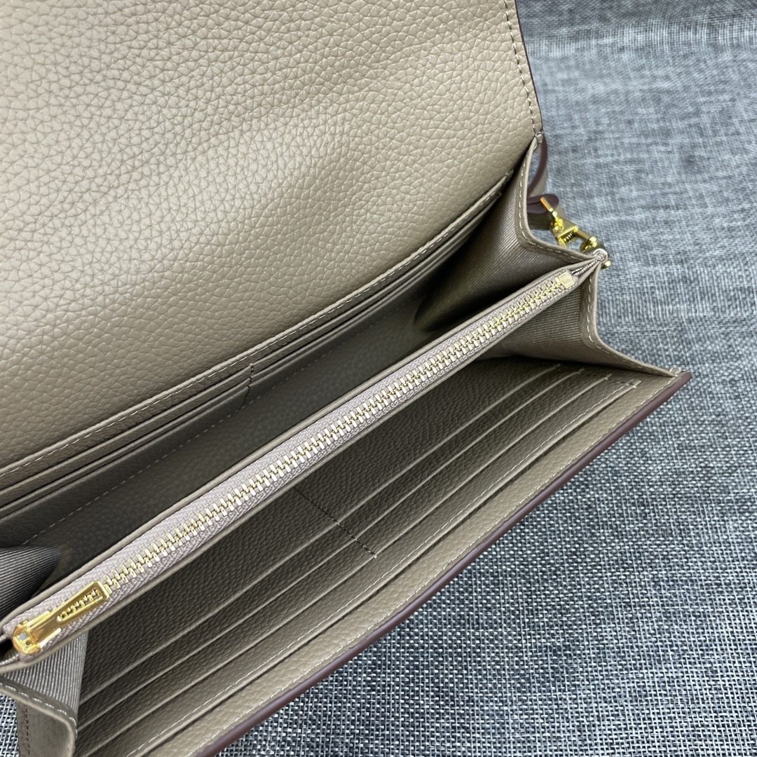 Hermes Constance P 爱马仕型号:9852金带togo皮 size:22*11cm 🇫🇷海外🇫🇷进口T Hermes Constance P 爱马仕型号:9852金带togo皮 size:22*11cm 🇫🇷海外🇫🇷进口T