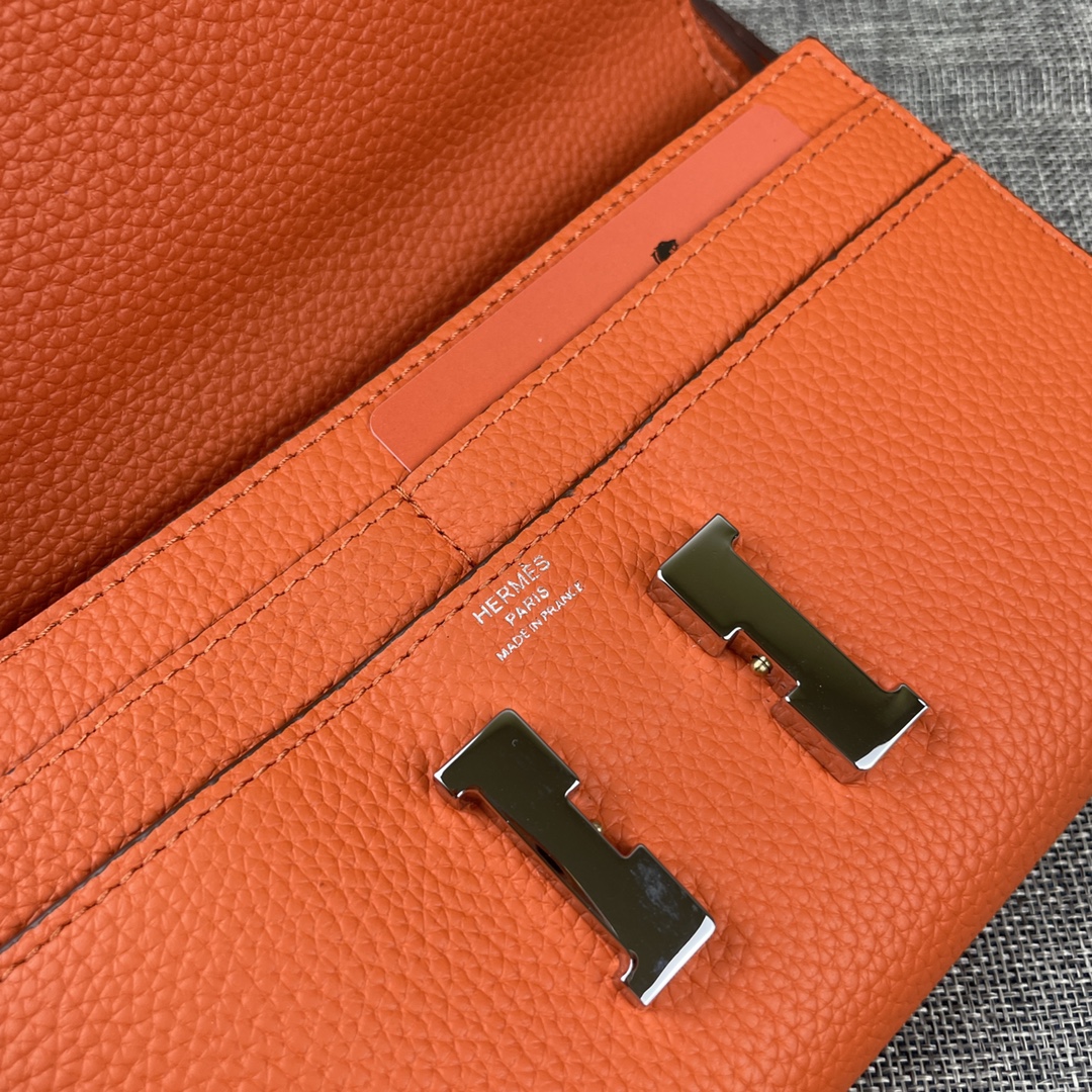 Hermes Constance P 爱马仕型号:9852银带togo皮 size:22*11cm 🇫🇷海外🇫🇷进口T Hermes Constance P 爱马仕型号:9852银带togo皮 size:22*11cm 🇫🇷海外🇫🇷进口T