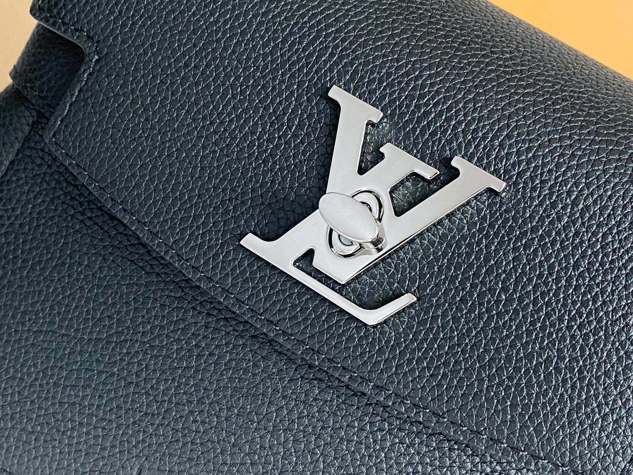 NO:201291,【LOCKME EVER Mini Handbag】M20997 black, more details...,LV【Top Original List】,louis vuitton19860909【LOCKME EVER 迷你手袋】 M20997黑色,更多细节……,LV【顶级原单】,louis vuitton,Bag