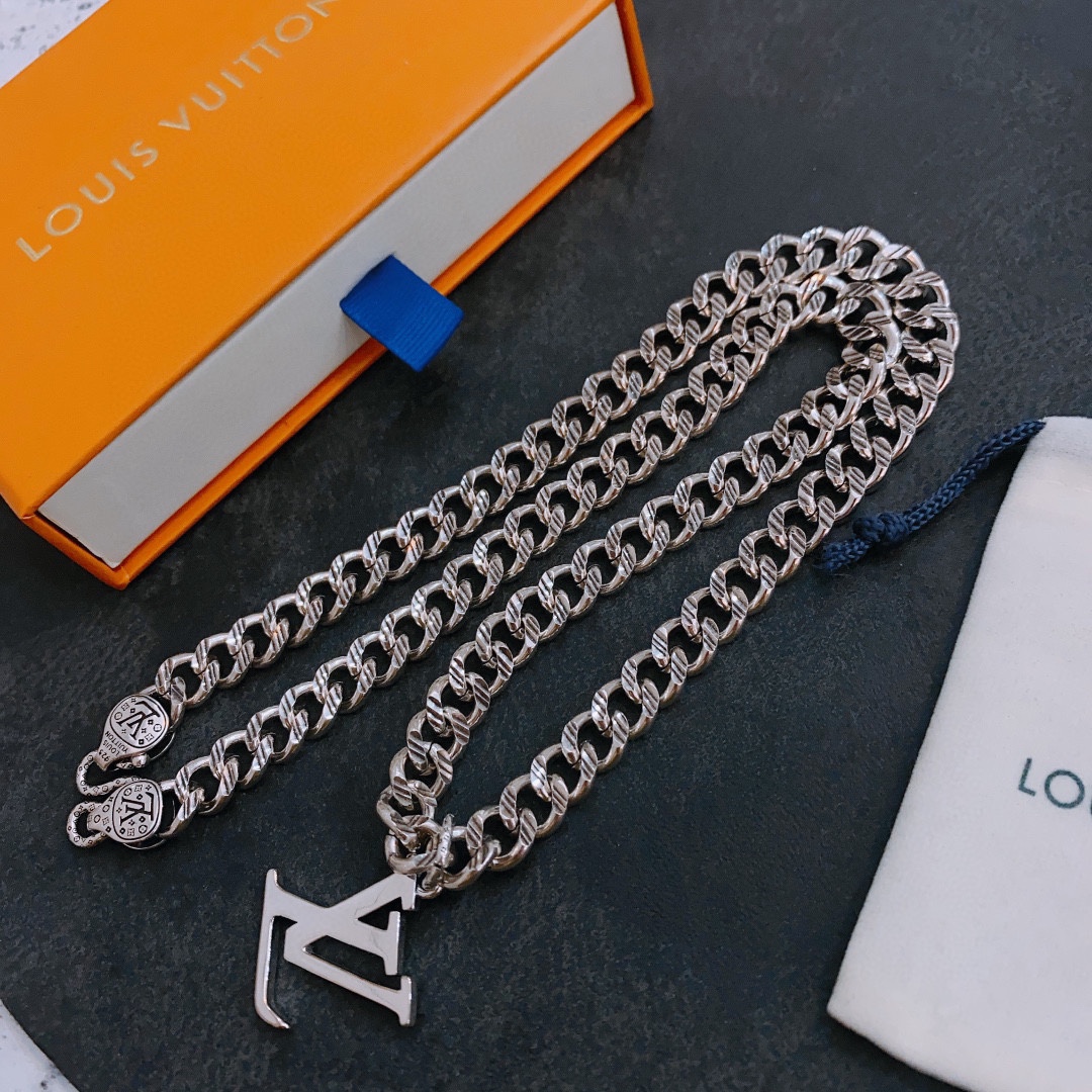 What Best Designer Replicas
 Louis Vuitton Jewelry Necklaces & Pendants AAA Quality Replica
 Unisex Vintage Chains