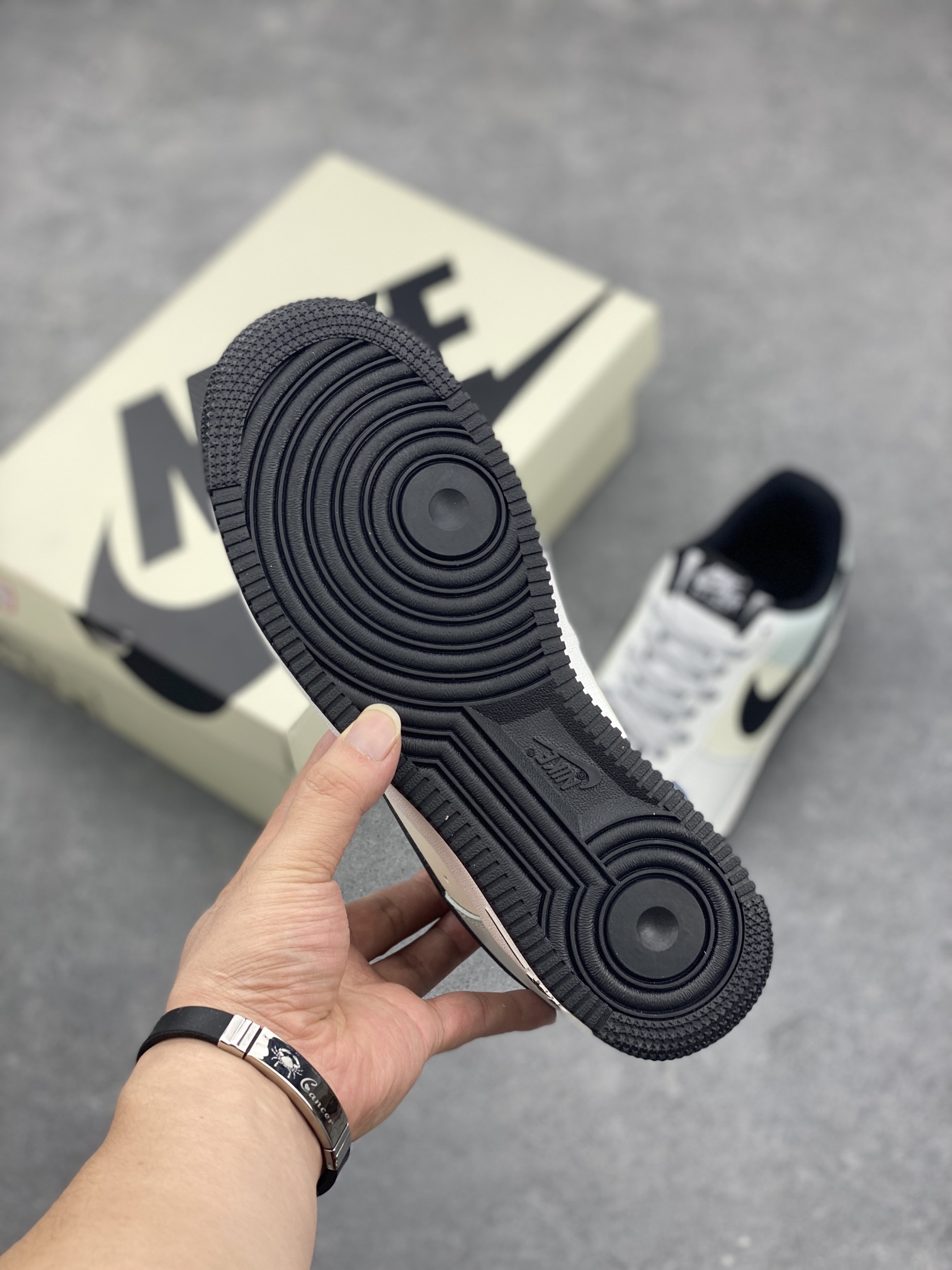 Nike Air Force 1 Low-Top Sneakers with Encapsulated Air-Sole Unit -GY5696-779 7 i1667844514 4653 5