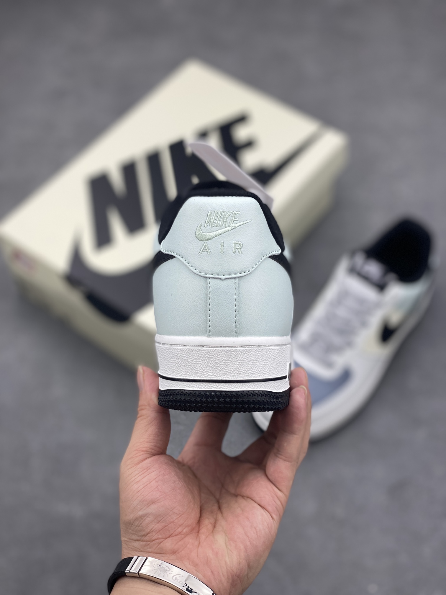 Nike Air Force 1 Low-Top Sneakers with Encapsulated Air-Sole Unit -GY5696-779 5 i1667844514 8204 3