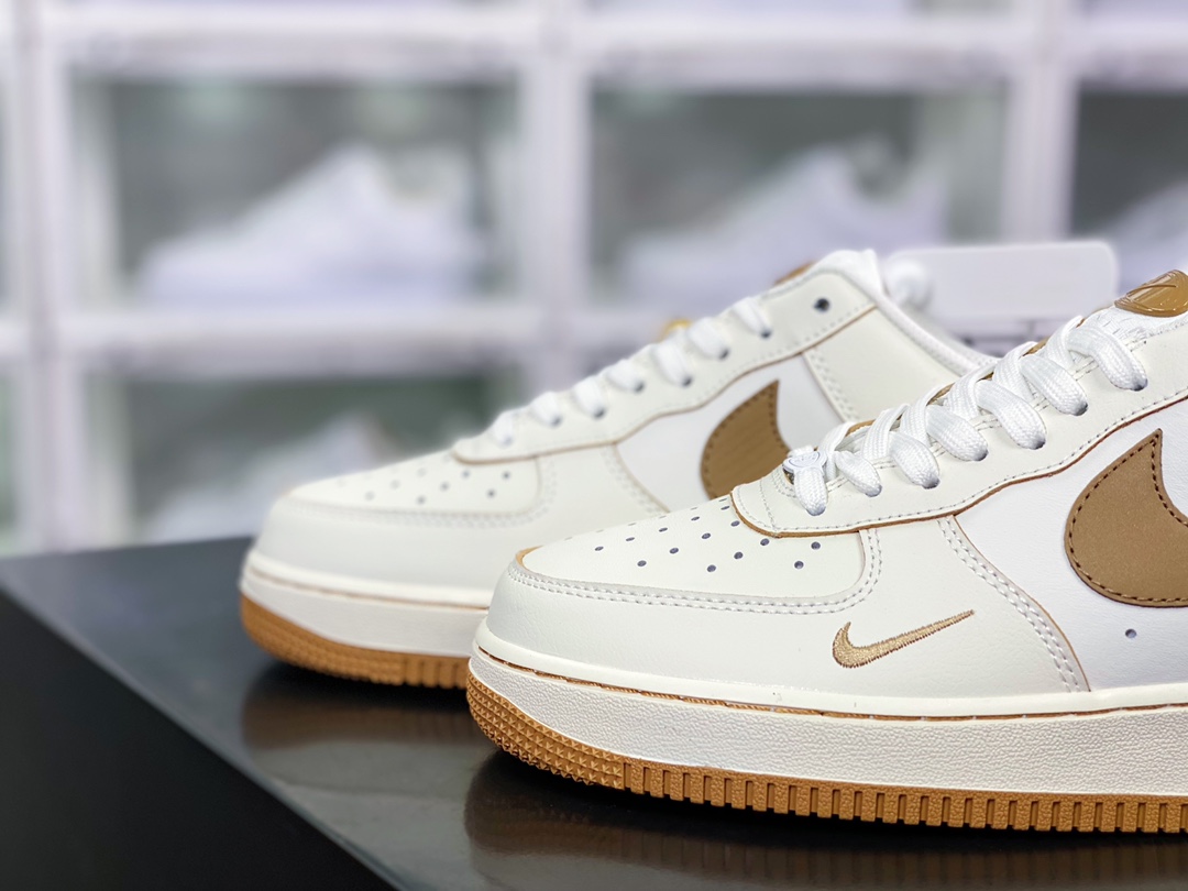 240  Air Force 1 '07 Low QS”Sail White/Brown Mini Swoosh”空军一号FB1839-666