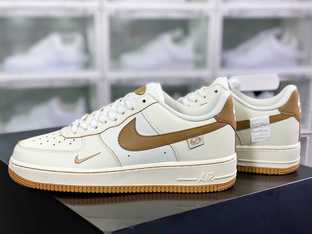 240  Air Force 1 '07 Low QS”Sail White/Brown Mini Swoosh”空军一号FB1839-666