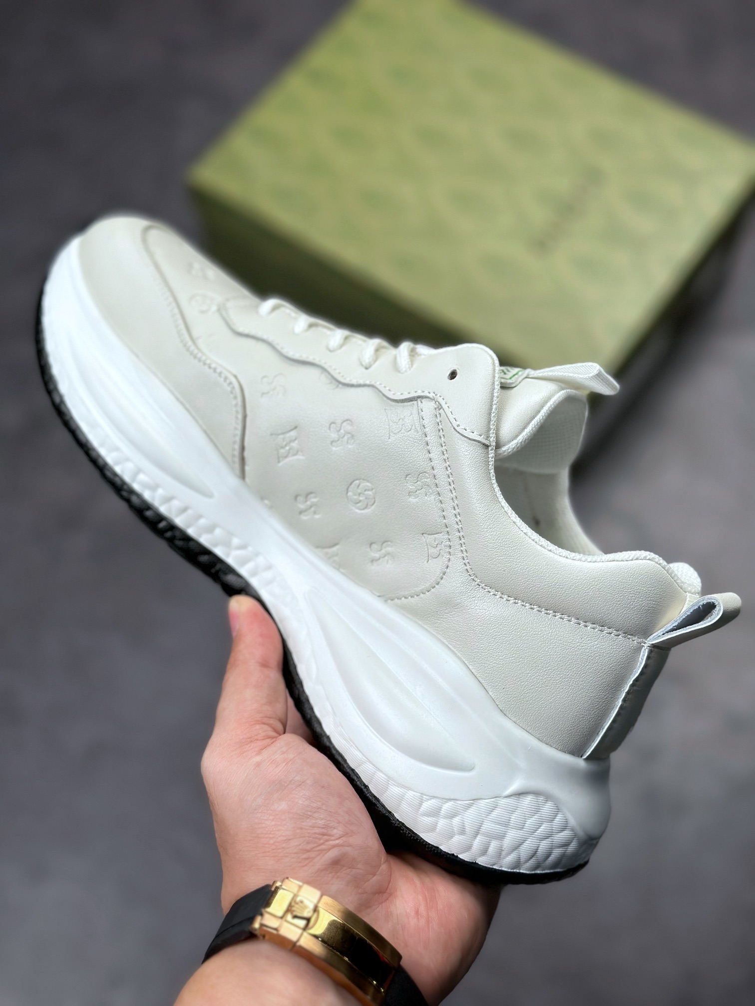 Overseas version of Gucci sports and leisure trend sneakers series