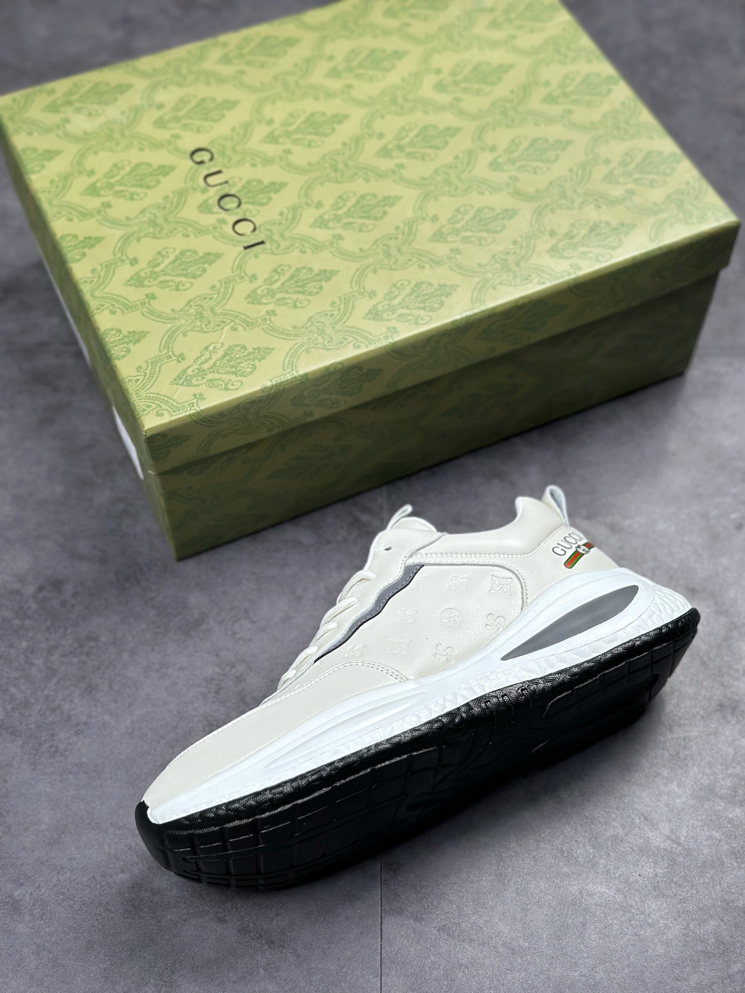 Overseas version of Gucci sports and leisure trend sneakers series