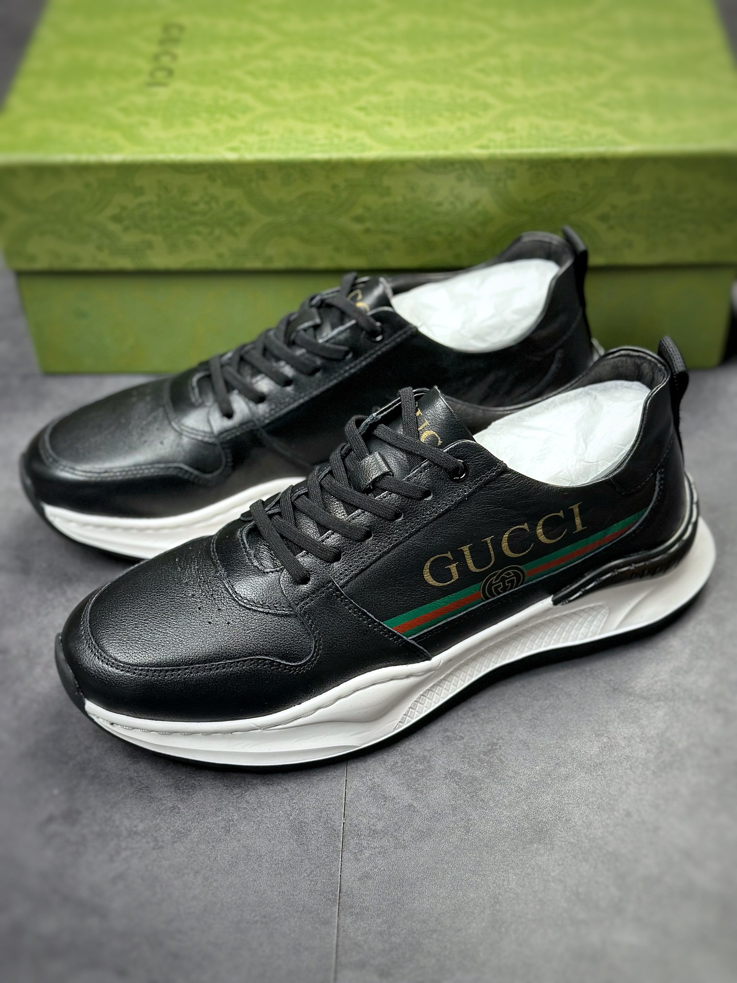 Gucci Distressed Screener sneaker classic retro preppy sneakers