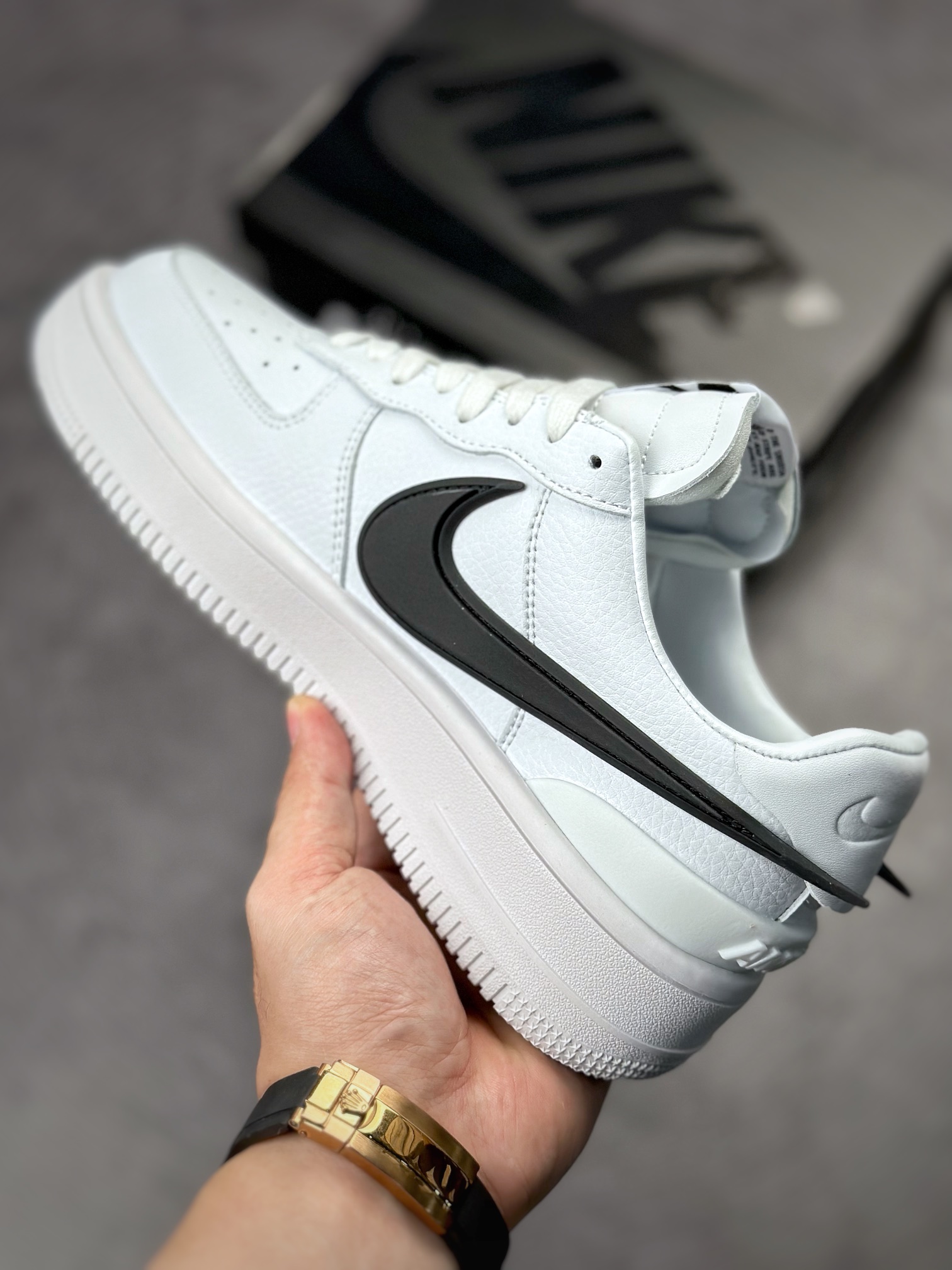 250 AMBUSH xNike Air Force1 Low 全身采用皮革打造  DV3464-400
