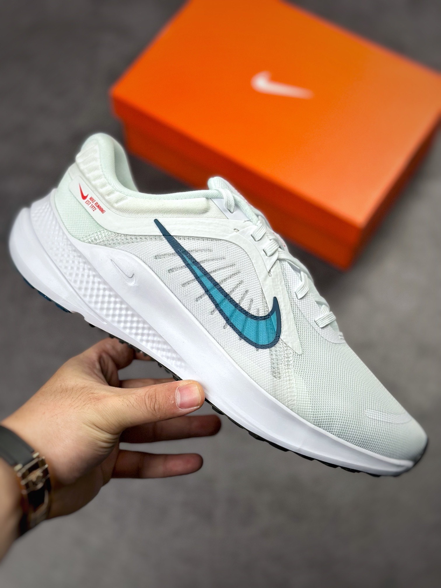 180 Nike Quest 5极速5代 网面透气 时尚休闲跑步鞋DD0204-101