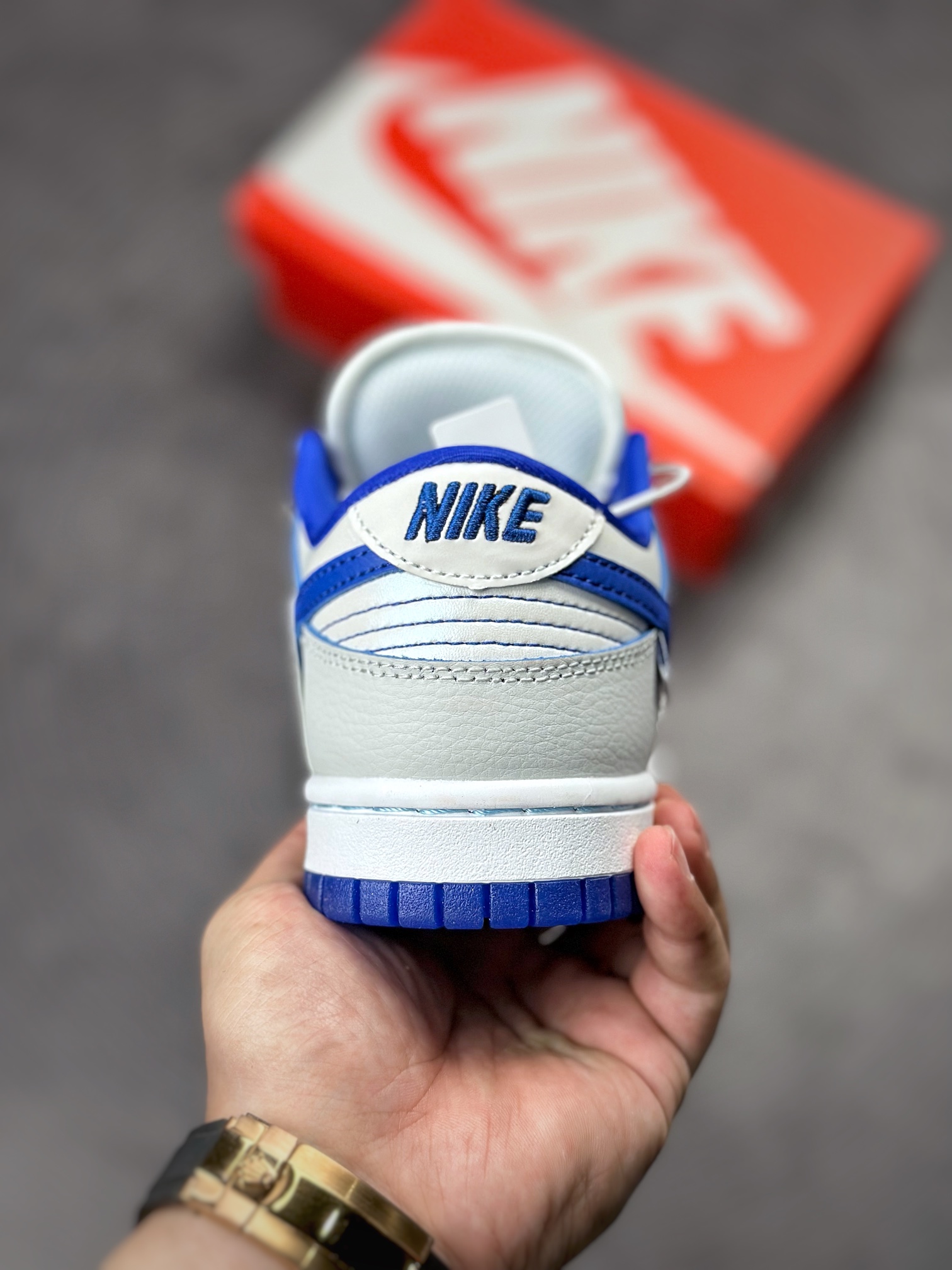 200 NIKE SB Dunk Low 复古白蓝 FB1841-110