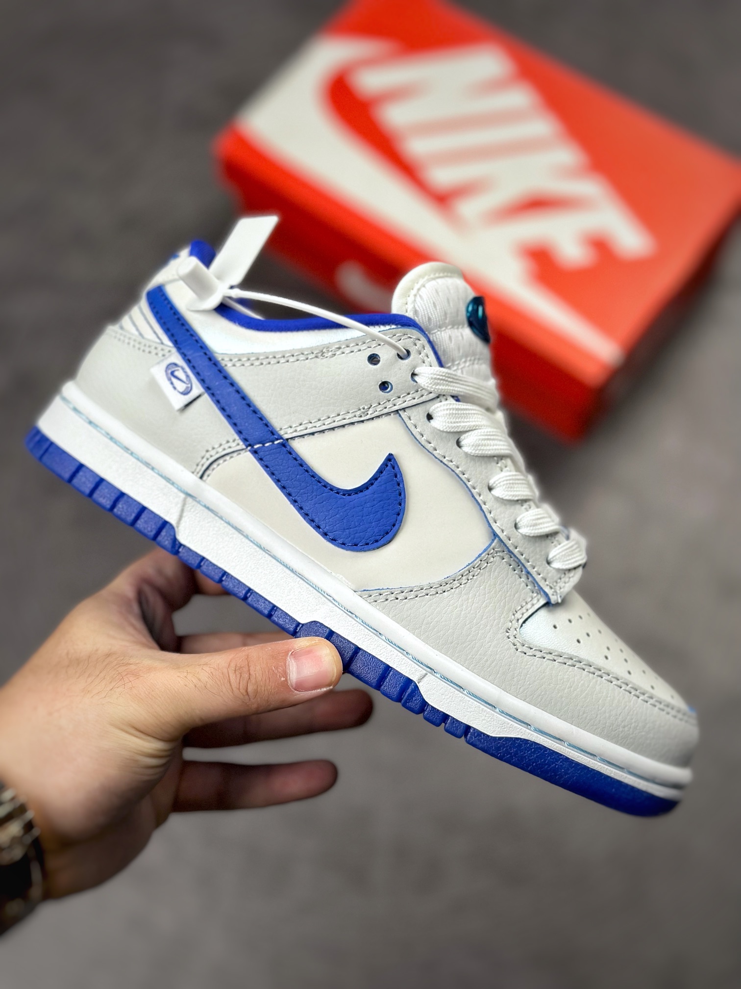 200 NIKE SB Dunk Low 复古白蓝 FB1841-110