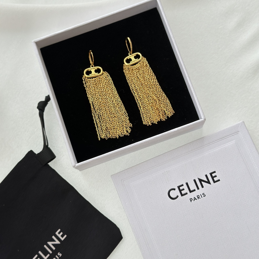 p80Celine 赛琳 凯旋门 猪鼻 流苏 耳钉 杨幂同款 精选原版一致黄铜材质搭配s925纯银针 气质爆棚