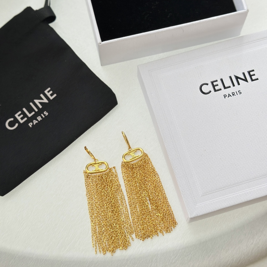 p80Celine 赛琳 凯旋门 猪鼻 流苏 耳钉 杨幂同款 精选原版一致黄铜材质搭配s925纯银针 气质爆棚