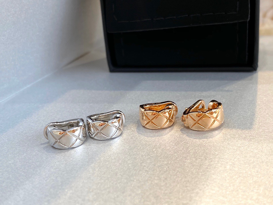 NO:632732,Rose gold, platinum two colors, cococrush rhombus classic earrings 88220, Cartier high-end jewelry19860909玫瑰金、铂金两色,cococrush 菱格经典耳钉耳拍88220,,卡迪亚高端饰品,Jewelry