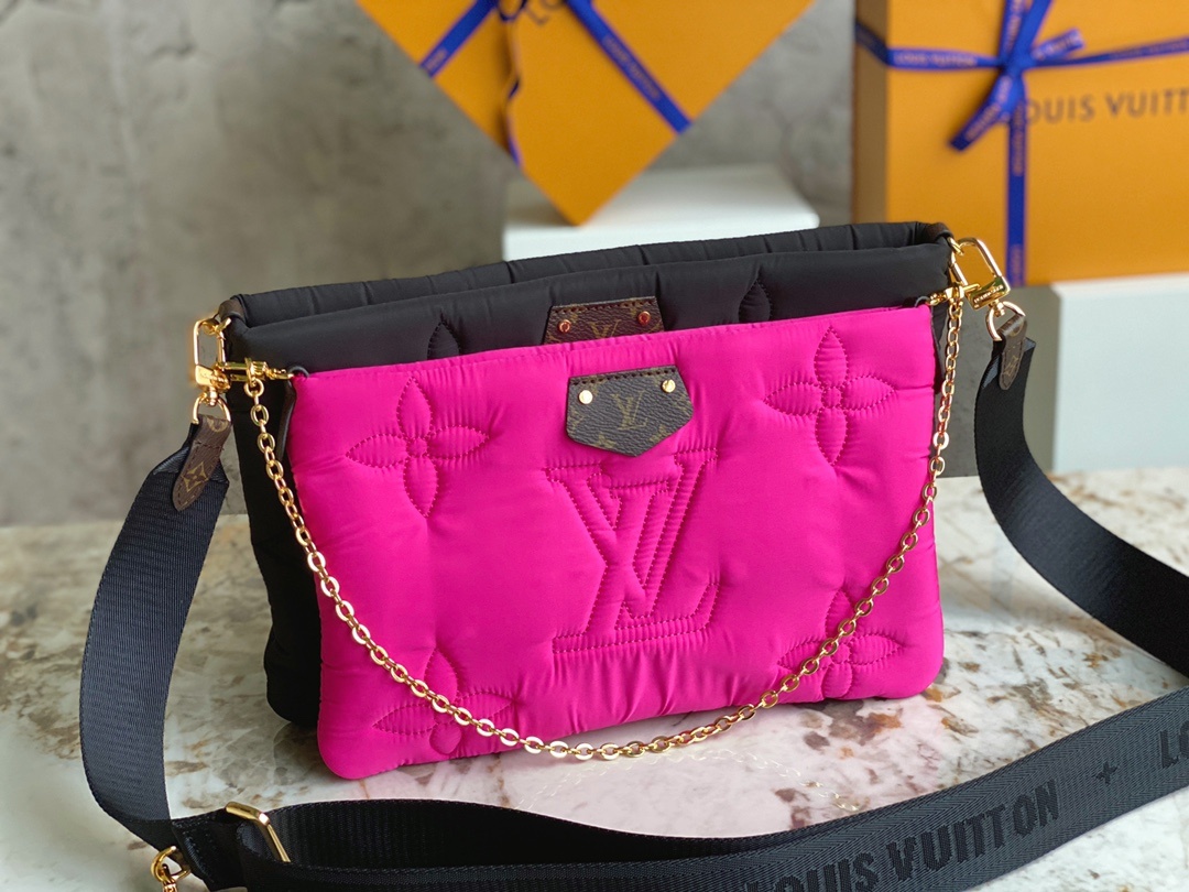 /540顶级原单M58980黑色/梅红羽绒三件套系列MAXIMULTIPOCHETTEACCESSOIR