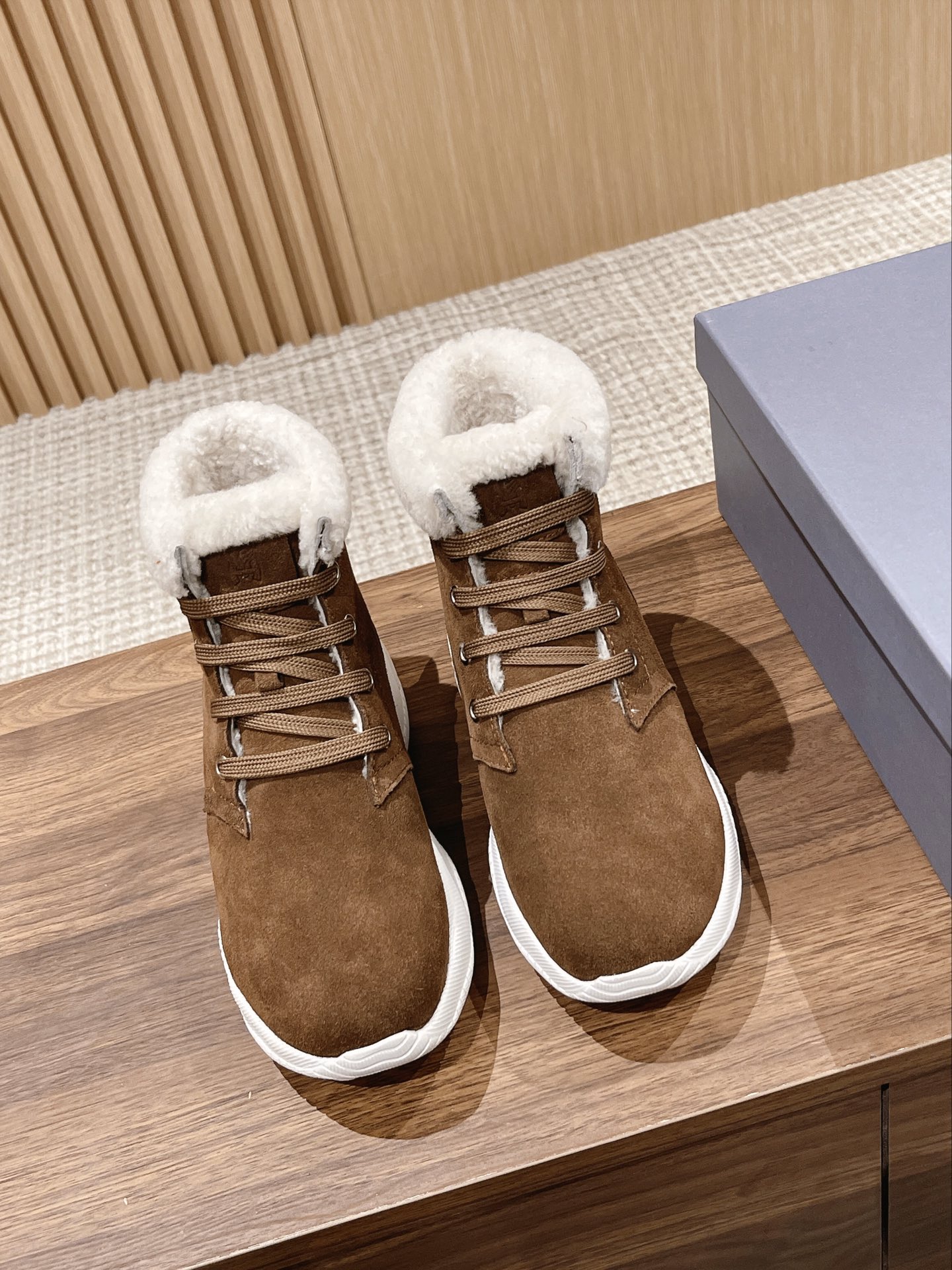 Fashionable Wool Snow Boots with Hogan 22ss Design and Comfortable Features