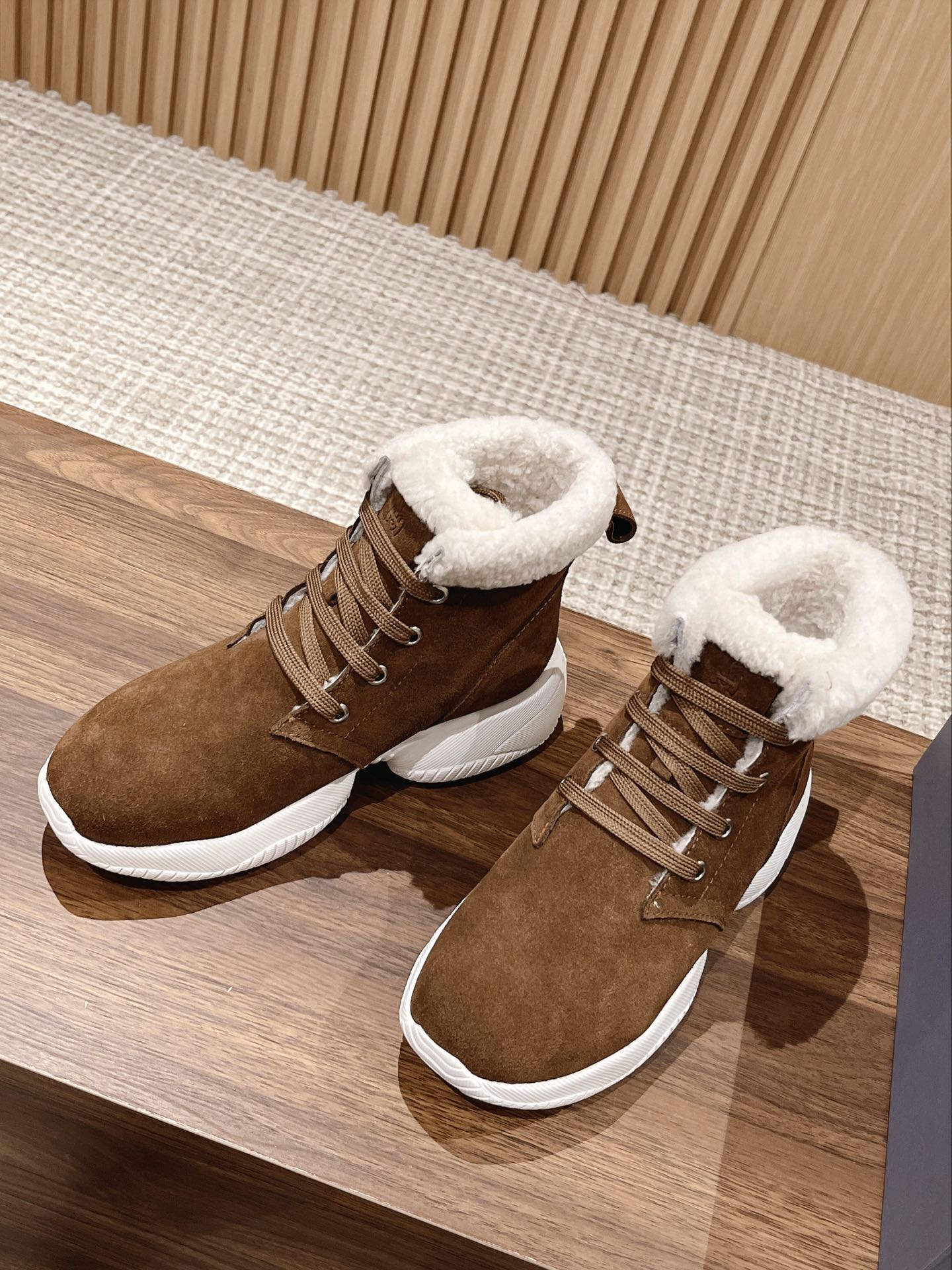 Fashionable Wool Snow Boots with Hogan 22ss Design and Comfortable Features - 图片 2