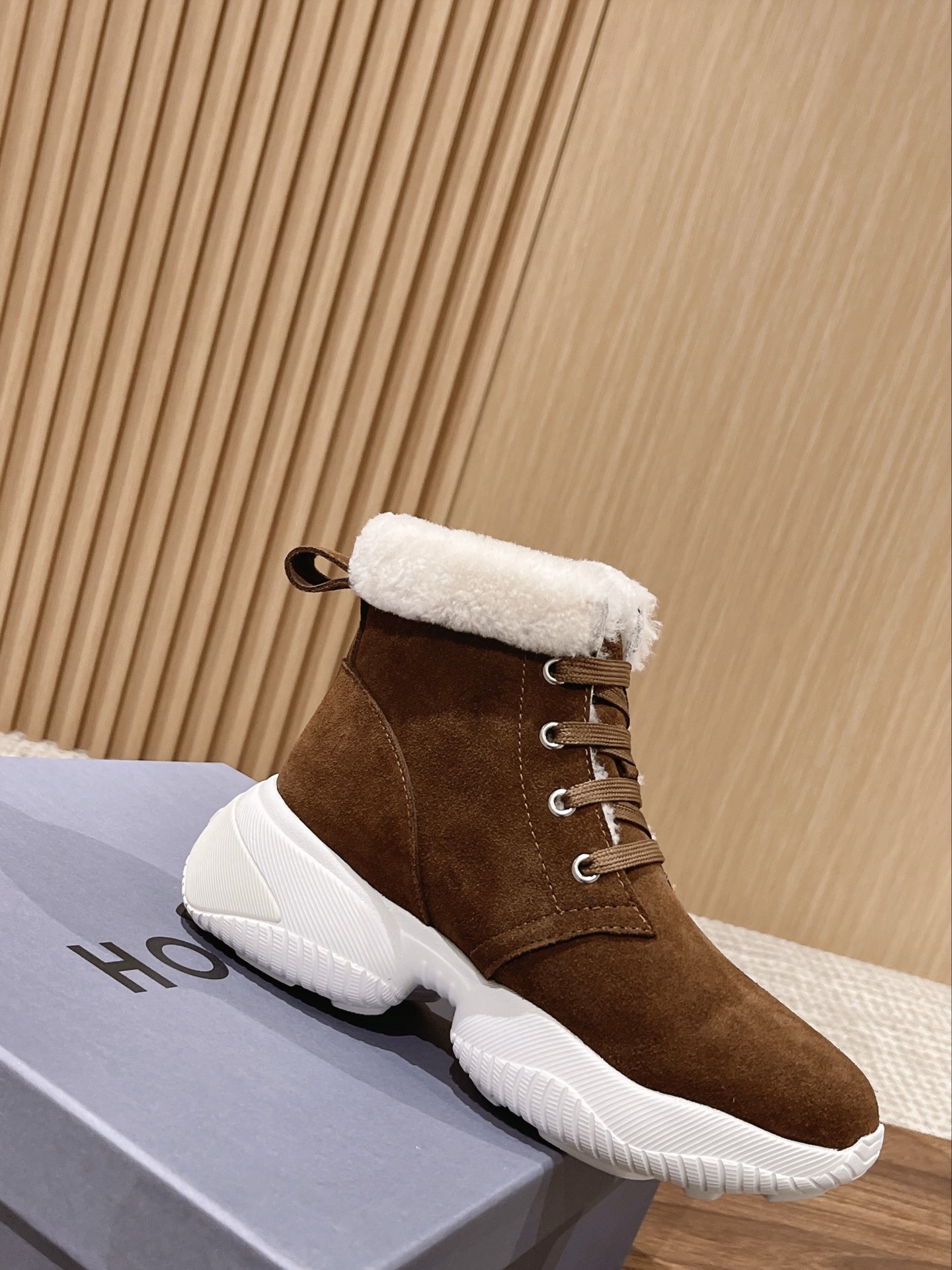 Fashionable Wool Snow Boots with Hogan 22ss Design and Comfortable Features - 图片 3
