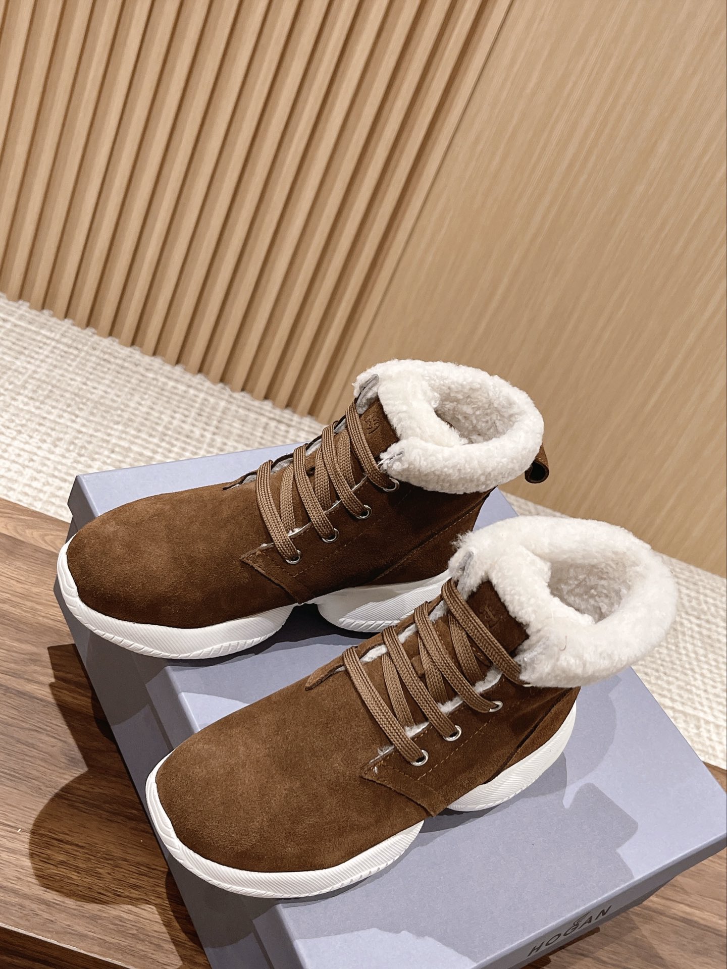 Fashionable Wool Snow Boots with Hogan 22ss Design and Comfortable Features - 图片 4