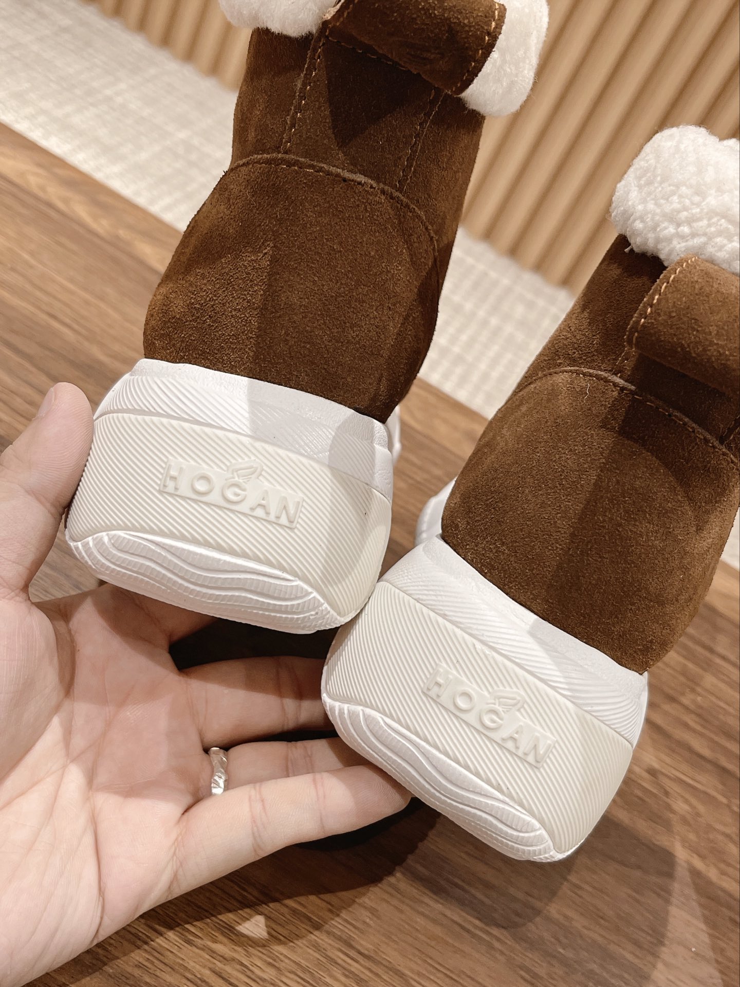 Fashionable Wool Snow Boots with Hogan 22ss Design and Comfortable Features - 图片 9