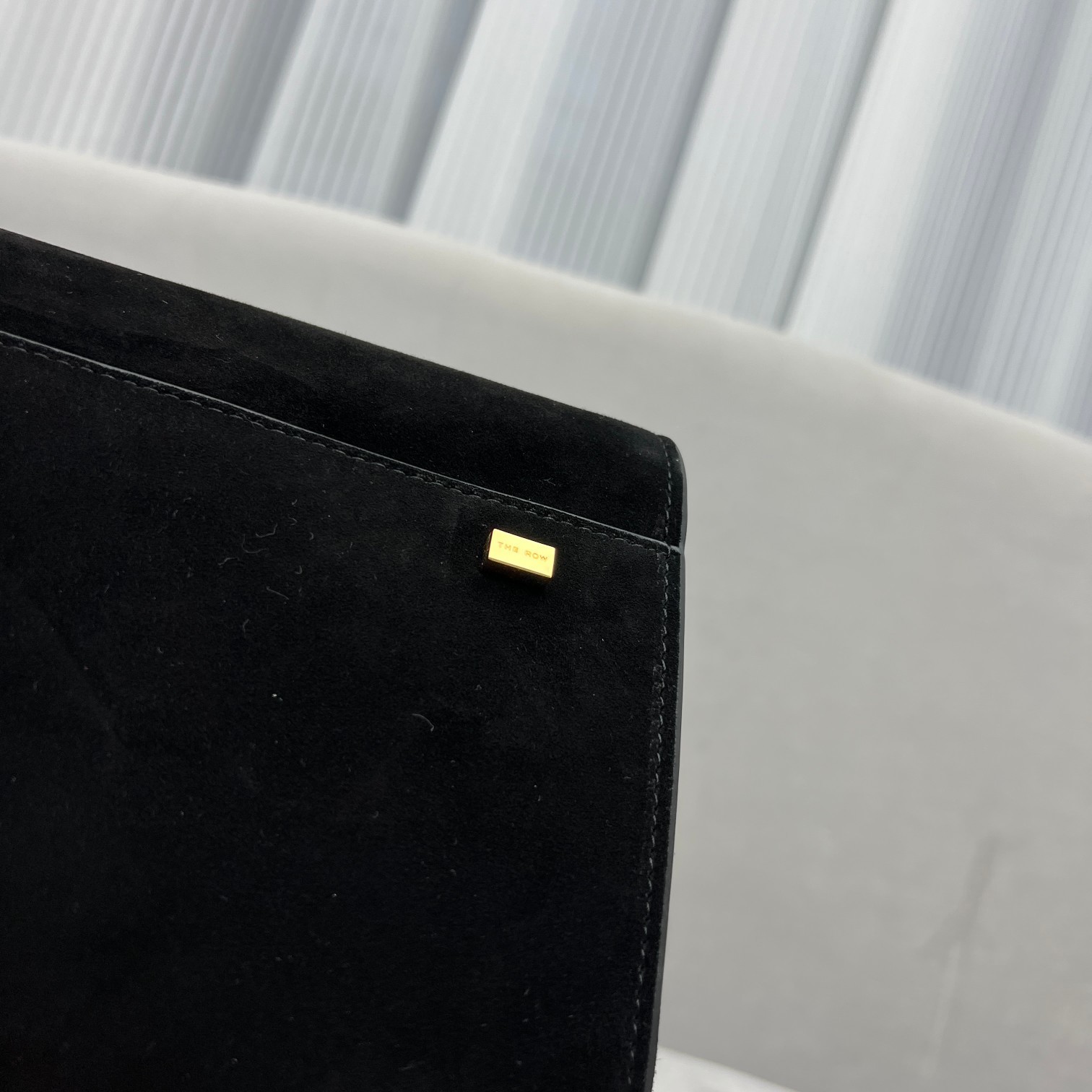中号磨砂黑Margaux15系列品牌在极简设计上的功力线条干净尽管没有什么logo印花的加持但整体高级质