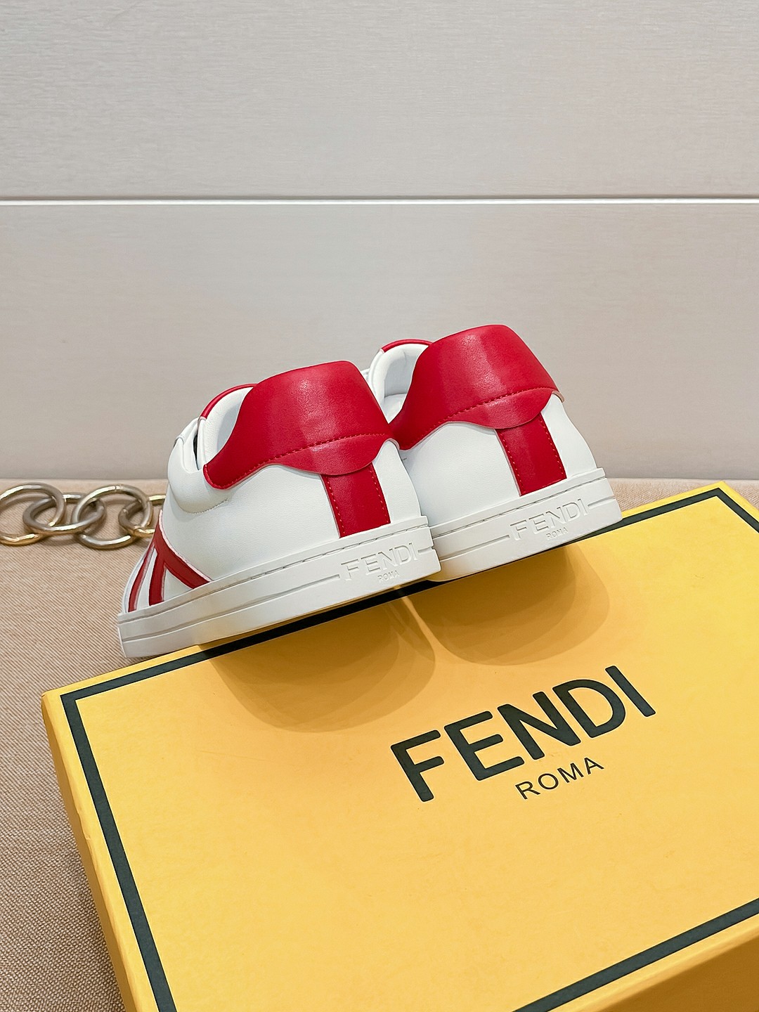 ☆FENDI(フェンディ)☆スタッズ☆フラットローファー☆ - メルカリ