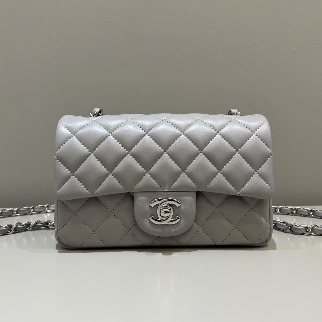 샤넬 CF 클래식 플랩백 20cm 도브 그레이 은장 램스킨 33201 Chanel Bag
