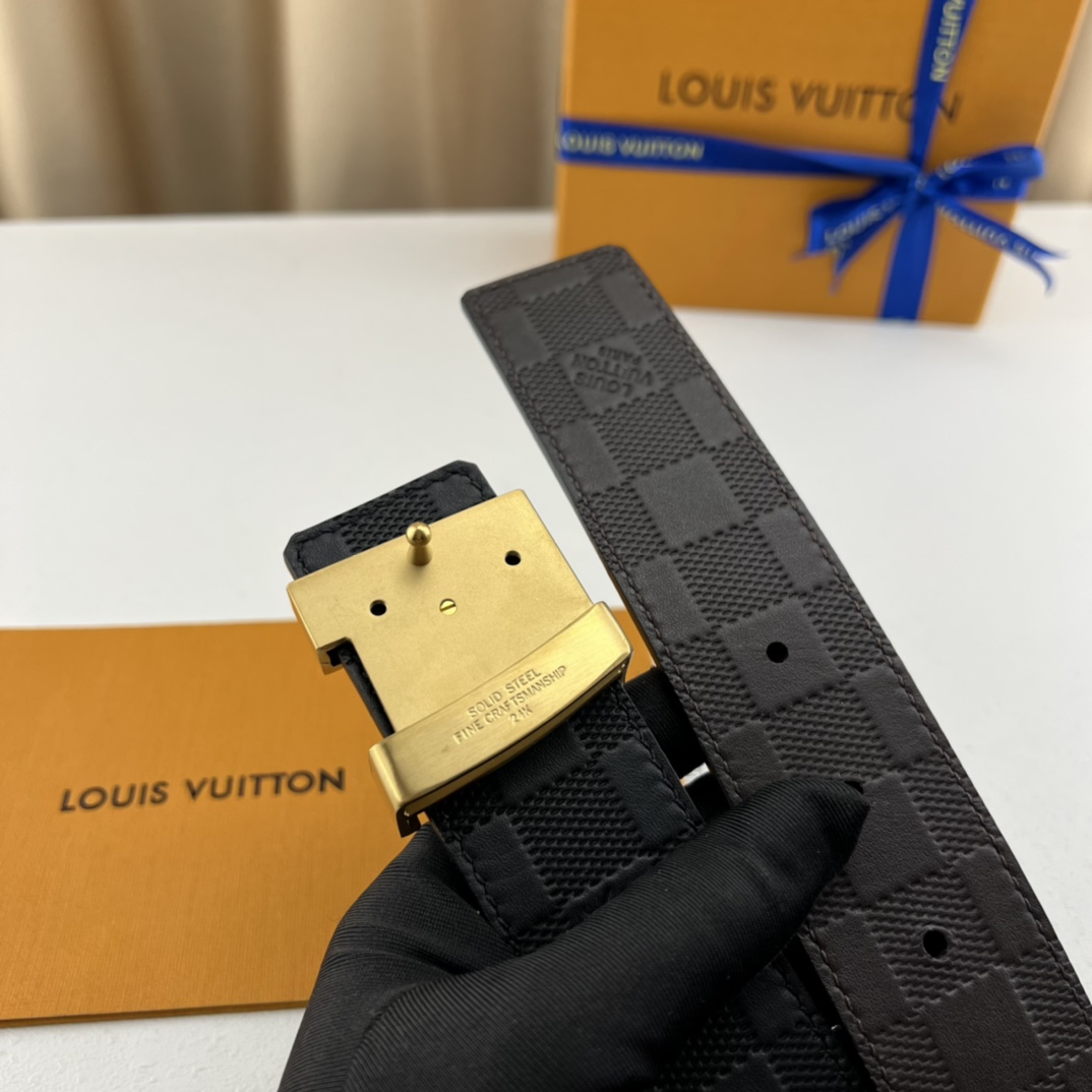 L.V专柜新款双面头层牛皮压花纹搭配
