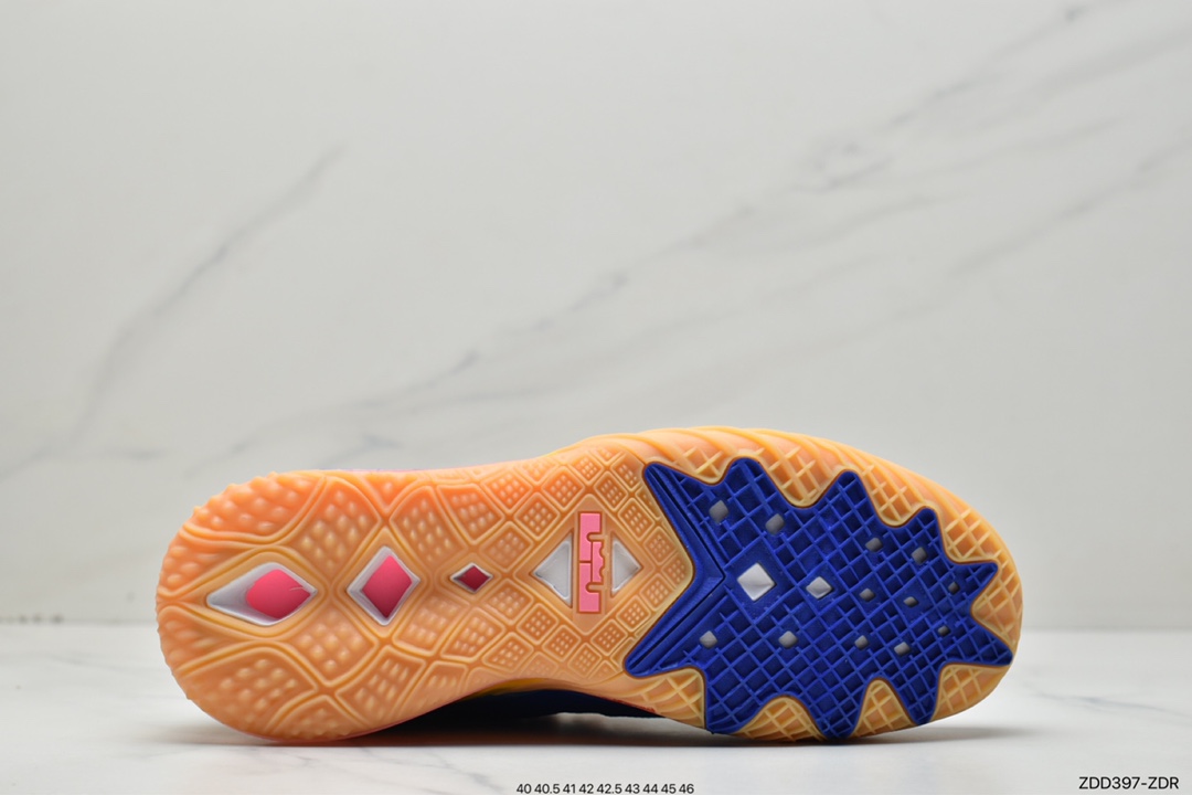 230 耐克NIKE LEBRON XVIII LOW EP詹姆斯 篮球鞋气垫实战篮球鞋 CV7564-401