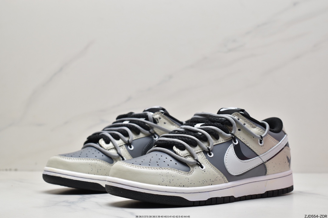 Nike SB Zoom Dunk Low Sneakers Black and White Panda DD1391-100