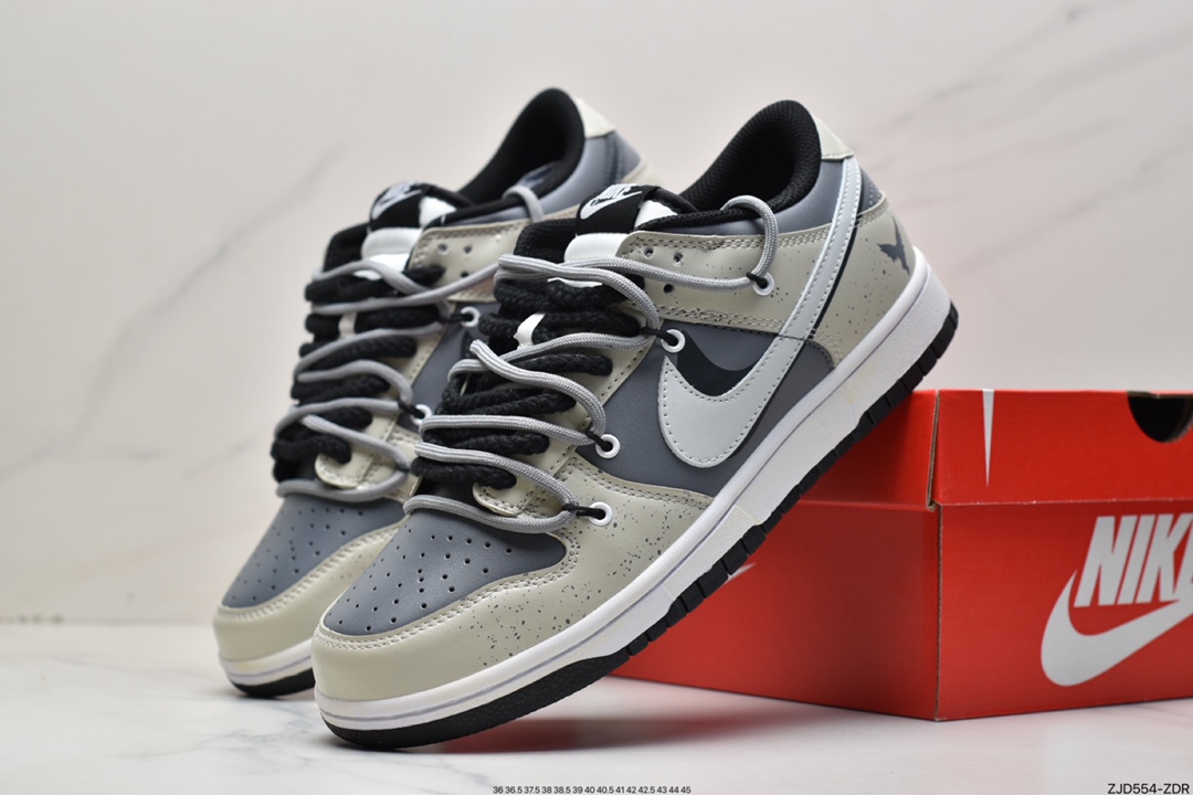 Nike SB Zoom Dunk Low Sneakers Black and White Panda DD1391-100