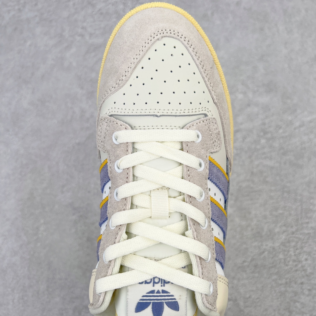 图片[4]-＃特价福利 AD Originals Centennial 85 Low 世纪百年系列低帮复古系带百搭休闲运动板鞋 随着复古风格的流行 不少经典鞋款都以别致的配色和材质重新登场 Originals 也为诞生于80年代 横跨多领域的复古篮球鞋 Centennial 85 Low 赋予两款全新配色 为出街穿搭带来更多选择 此次延续了经典鞋身轮廓 同时两款配色在整体设计上均采用简约百搭的米色鞋面作为基调 其中一款辅以后跟、三条纹以及鞋舌处标签的灰色作为点缀 使整体颜值简约耐看 鞋面都采用柔软麂皮与优质皮革拼接而成 大幅提升鞋款质感的同时也呈现出丰富层次 鞋舌处则辅以对比鲜明的粉色作为点缀 让鞋款百搭的同时又极具辨识度 最后搭载米白色中底与灰色外底 与鞋面配色相呼应 使视觉效果更为统一 尺码：36 36⅔ 37⅓ 38 38⅔ 39⅓ 40 40⅔ 41⅓ 42 42⅔ 43⅓ 44 45-选品中心