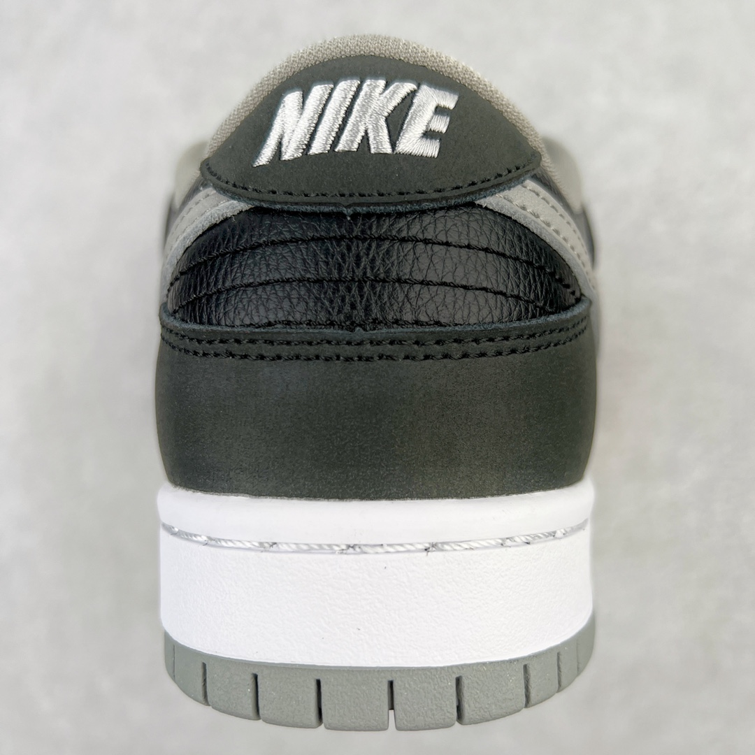 图片[8]-零售💰200 ＃KZ神版福利回馈‼NK SB Dunk Low J-Pack \”Shadow\” 影子灰 货号：BQ6817-007 毫无疑问市场中端王者 全码福利开炸 长期补货价格一步到位 毫无疑问市场中端王者 实力大厂出品 新配色陆续开发 利润个位数只为口碑 全套原纸板楦头开发 确保原汁原味 完美呈现DUNK版型 一比一鞋头弧度高度鞋身弧度 此版本只针对中端市场 皮料材质有所更替 其他数据细节工艺流程均保持一致 绝不口嗨 细节品控鞋型随意对比 独家私模官方第六代原厂航空铝磨具打磨大底 鞋头坡度极致还原 无解鞋型 原盒原配 圈内天花板工艺 原厂玻璃冲刀 超高清洁度 全鞋零毛边皮料切割 原厂中底布点胶 中底布拉帮走线遵循公司 SIZE：36 36.5 37.5 38 38.5 39 40 40.5 41 42 42.5 43 44 44.5 45 46 47.5 编码：by2936000-运动鞋