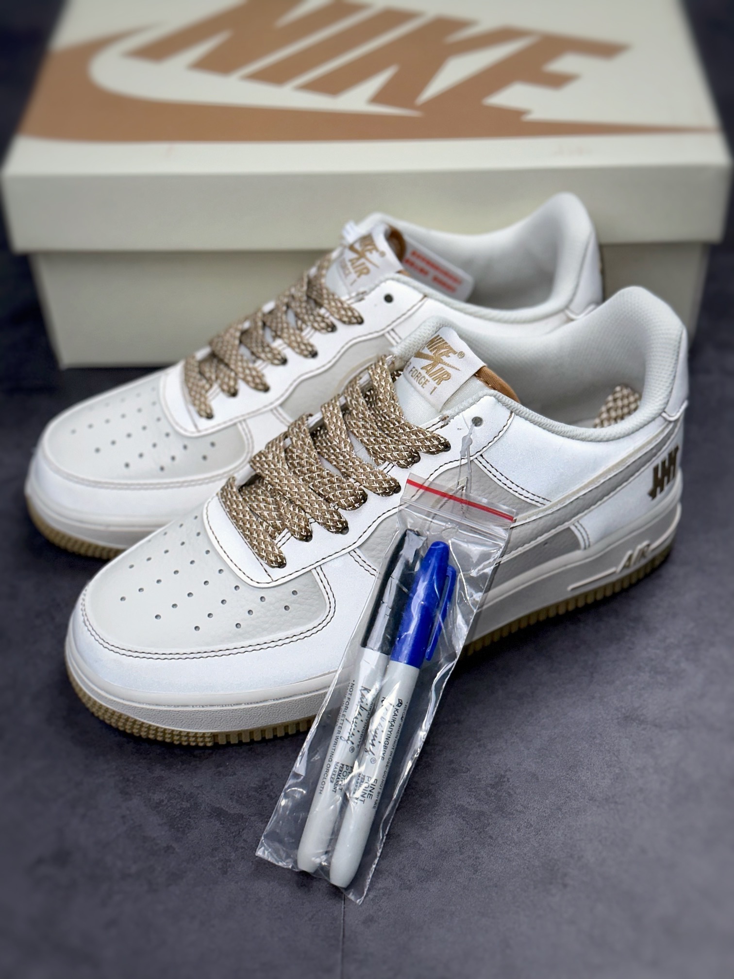 230 Nike Air Force 1 Low 07 米金签名涂鸦 UT2022-028