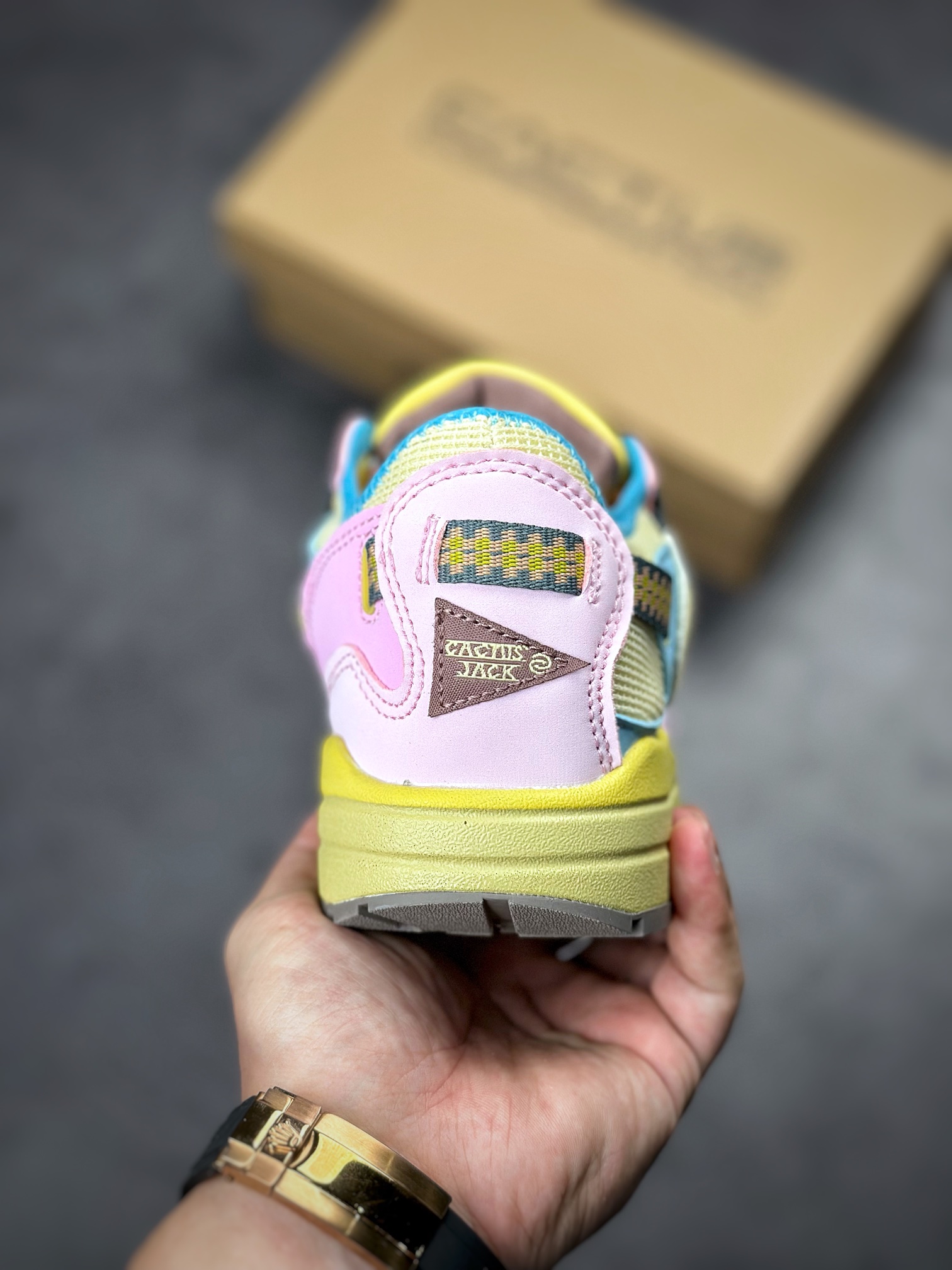 230 Travis Scott x Nike Air Max 1 “Cactus Jack” 经典倒钩 DO9392-100