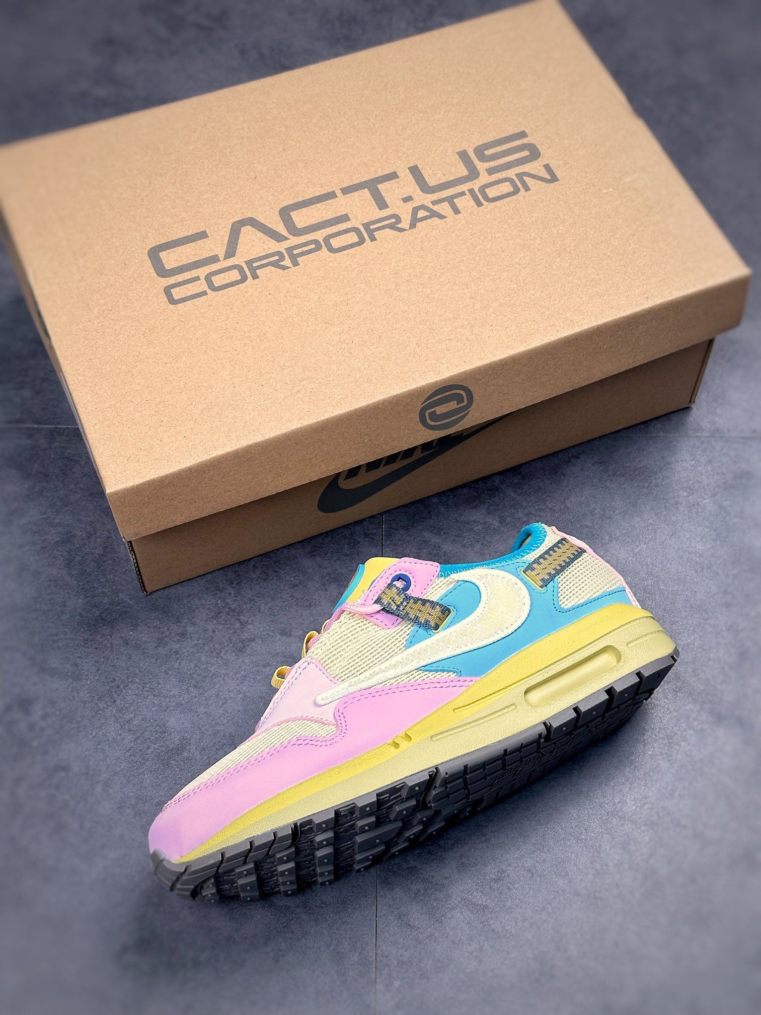 230 Travis Scott x Nike Air Max 1 “Cactus Jack” 经典倒钩 DO9392-100